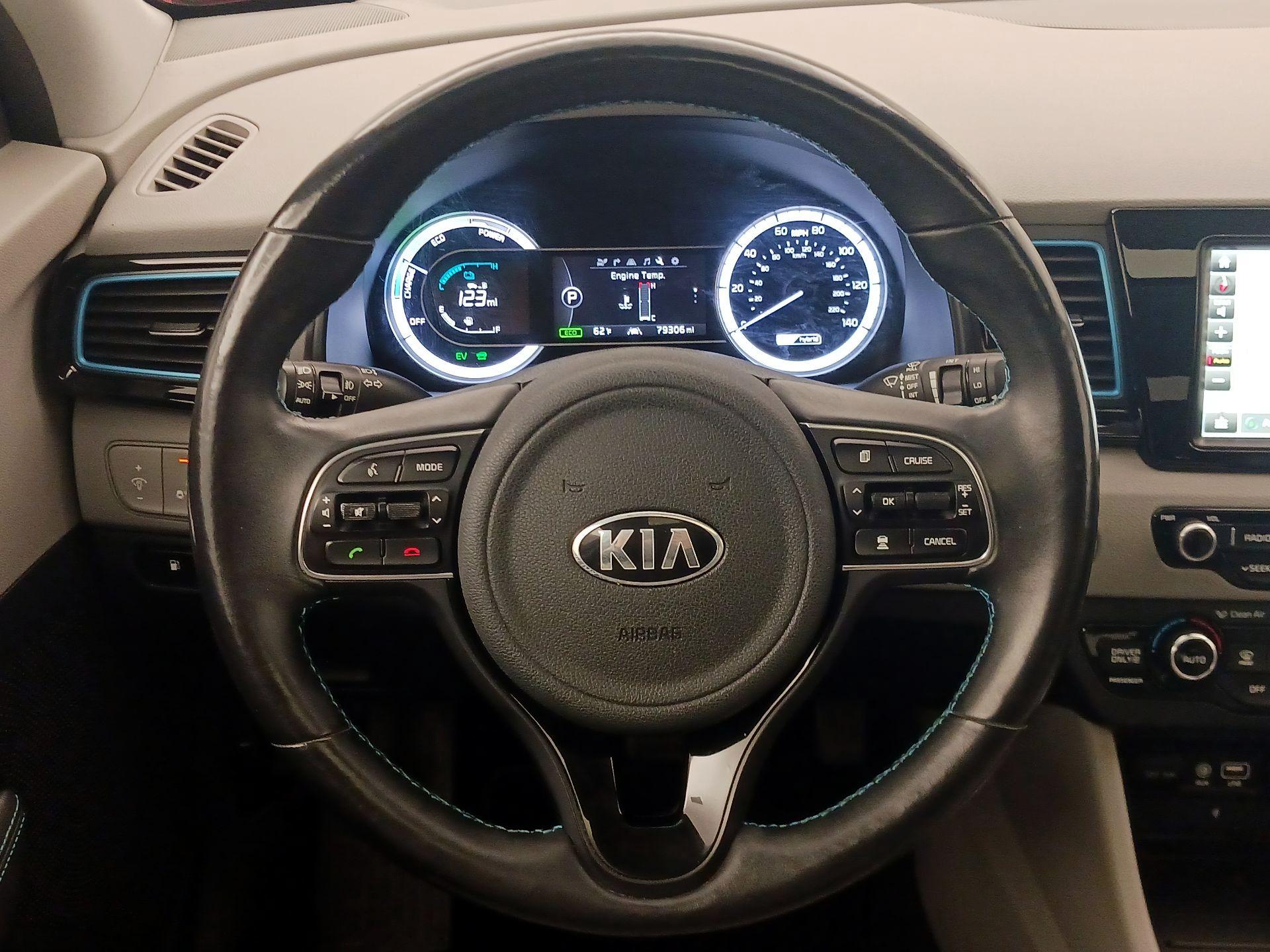 Thumbnail: 2017 Kia Niro - 10