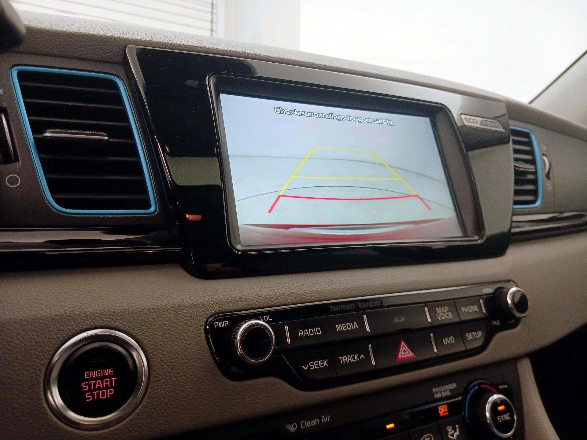 Thumbnail: 2017 Kia Niro - 15