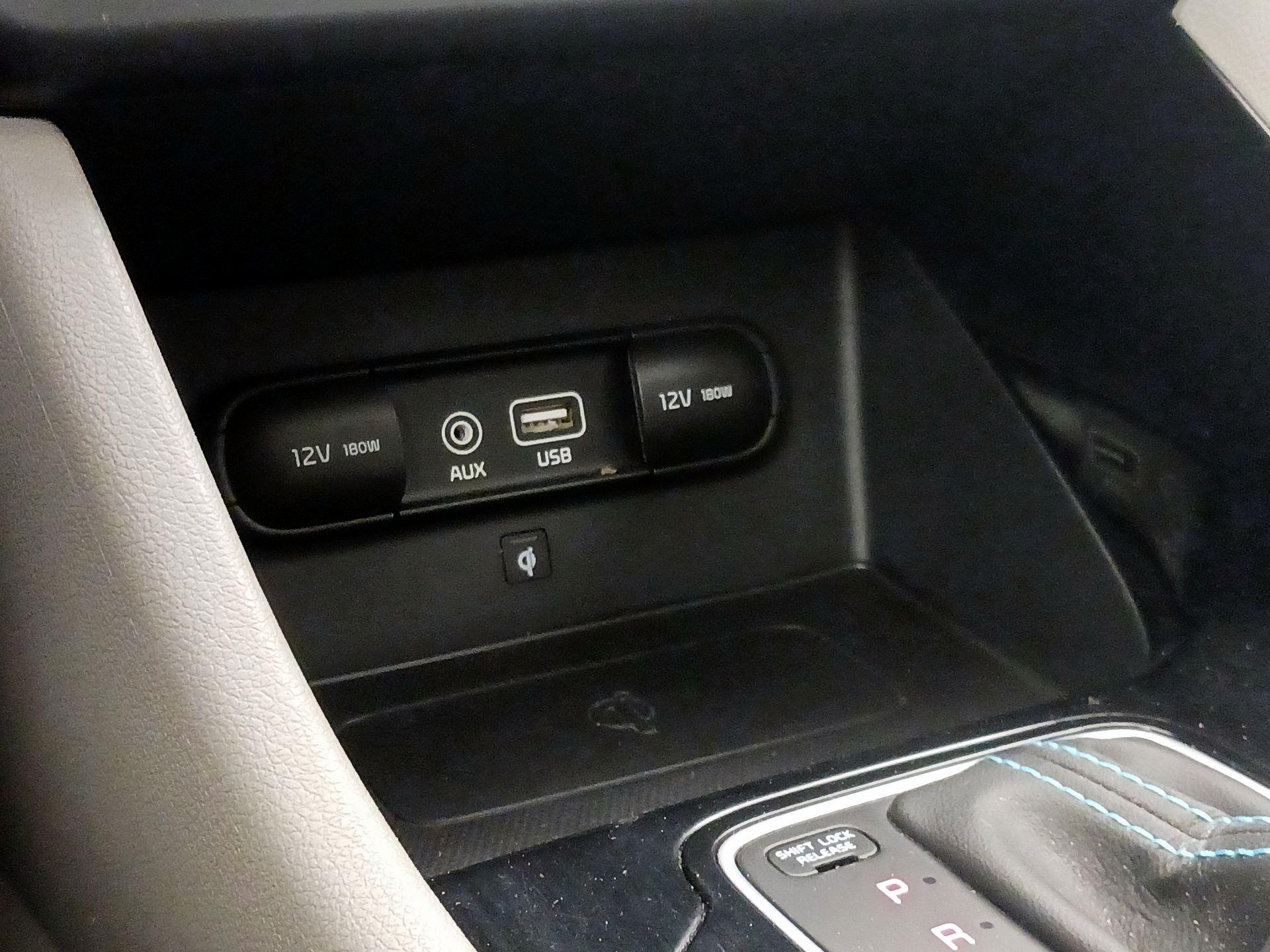 Thumbnail: 2017 Kia Niro - 19