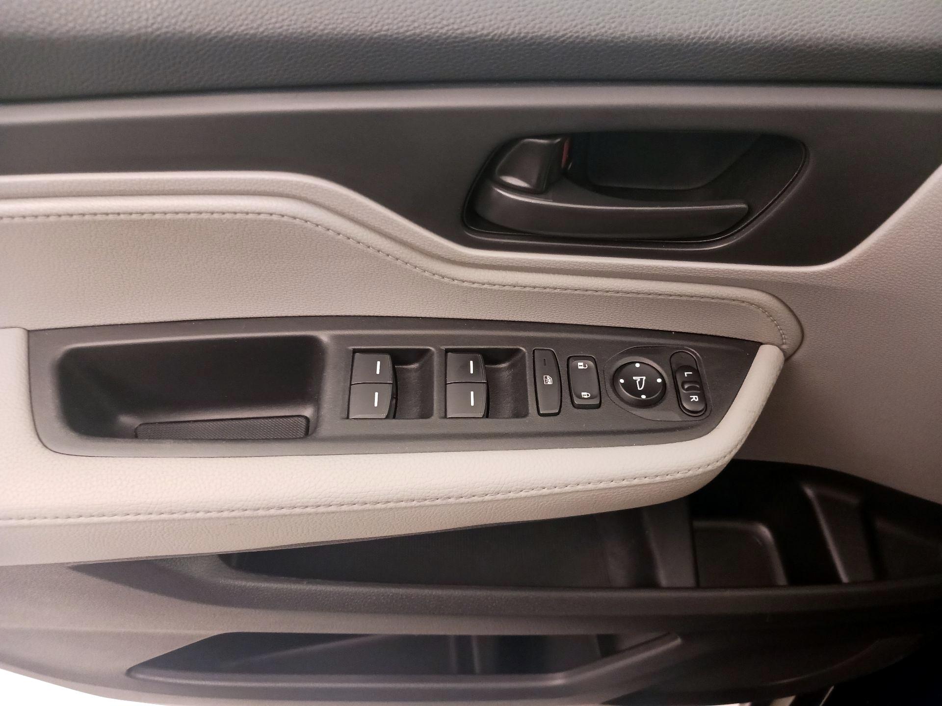 Thumbnail: 2019 Honda Odyssey - 12