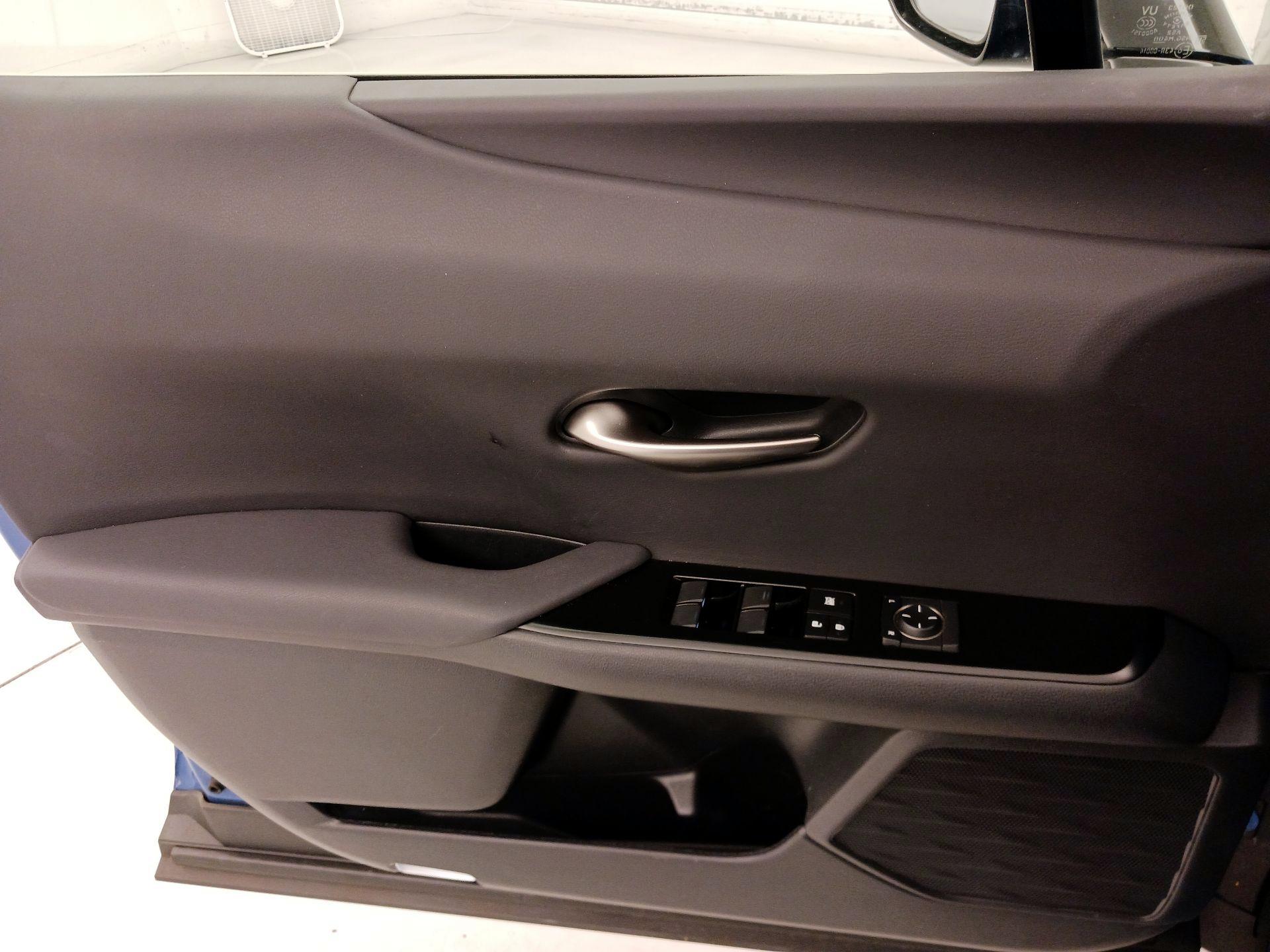 Thumbnail: 2024 Lexus UX - 12