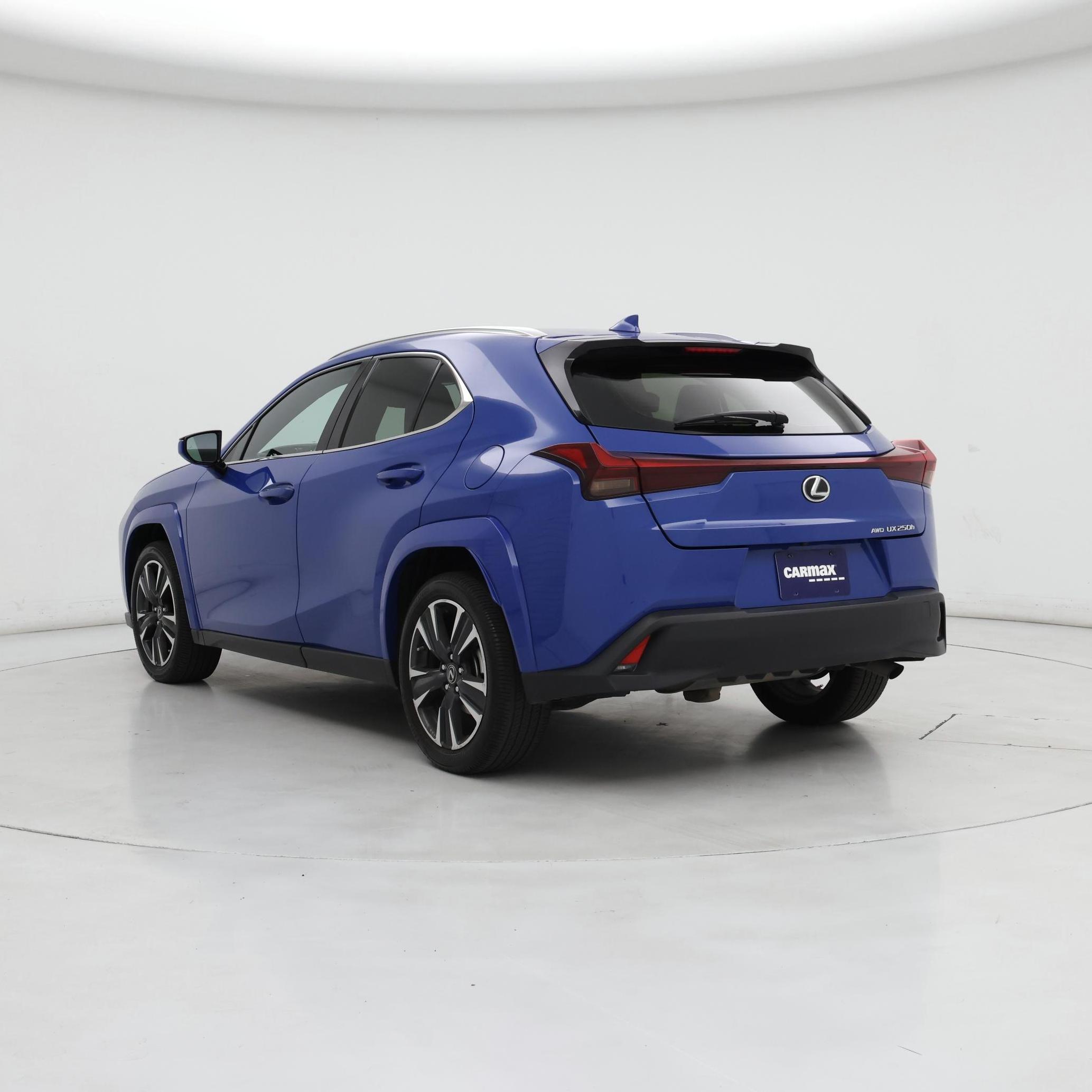 Thumbnail: 2024 Lexus UX - 2