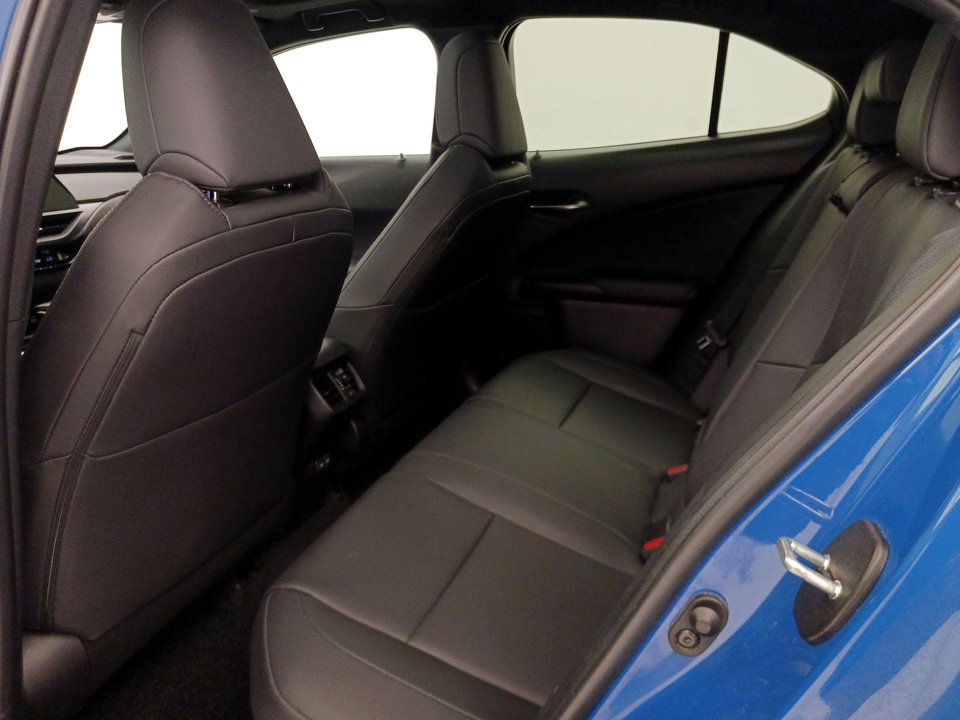 Thumbnail: 2024 Lexus UX - 19