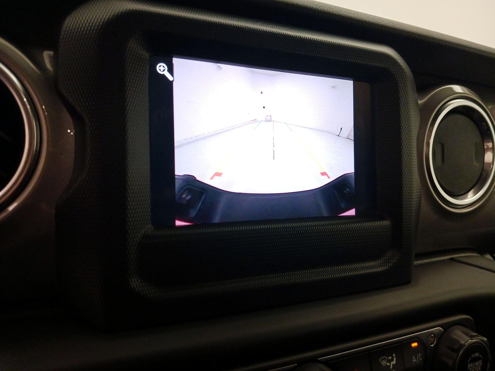 Thumbnail: 2021 Jeep Gladiator - 14