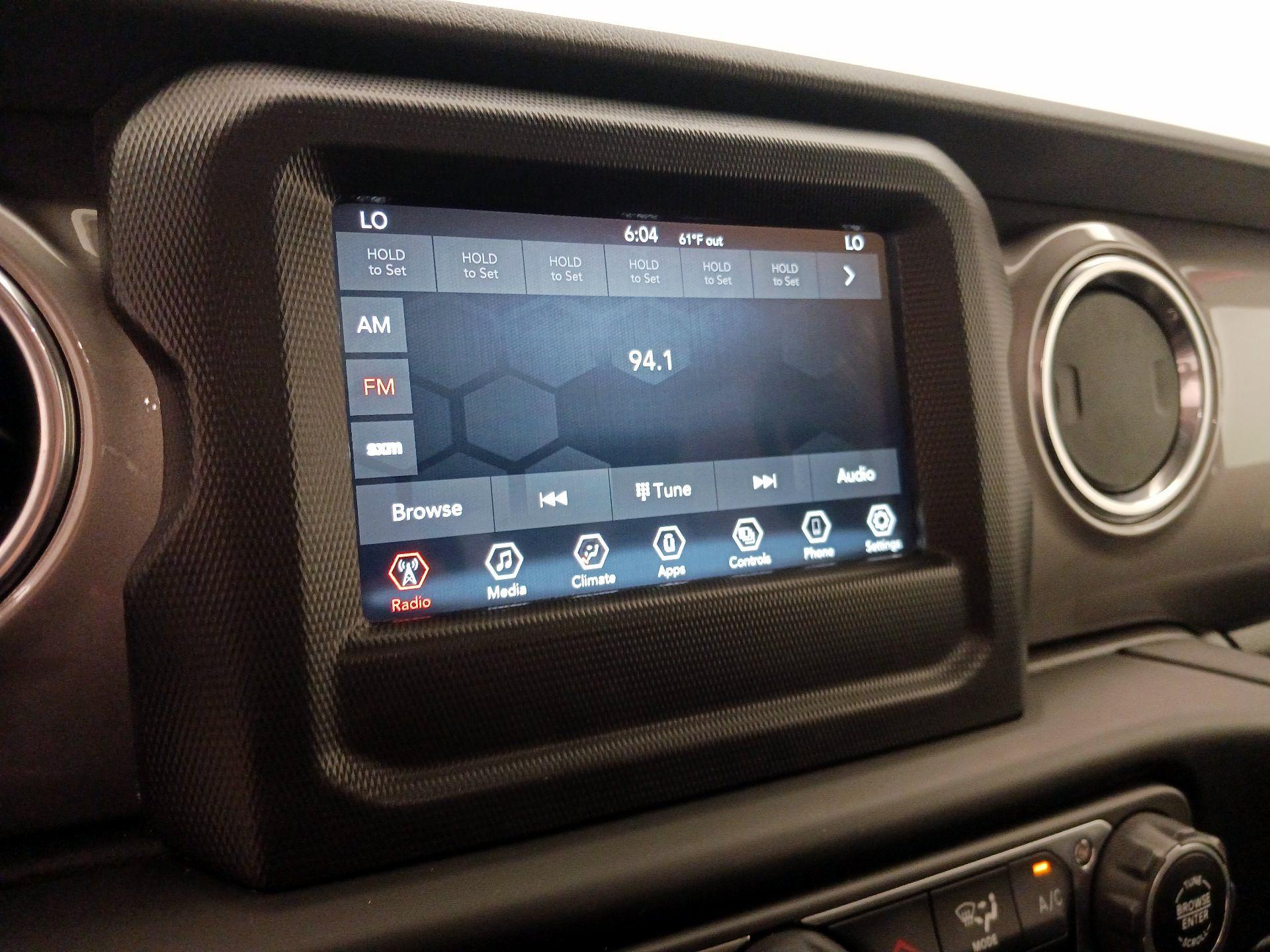 Thumbnail: 2021 Jeep Gladiator - 15