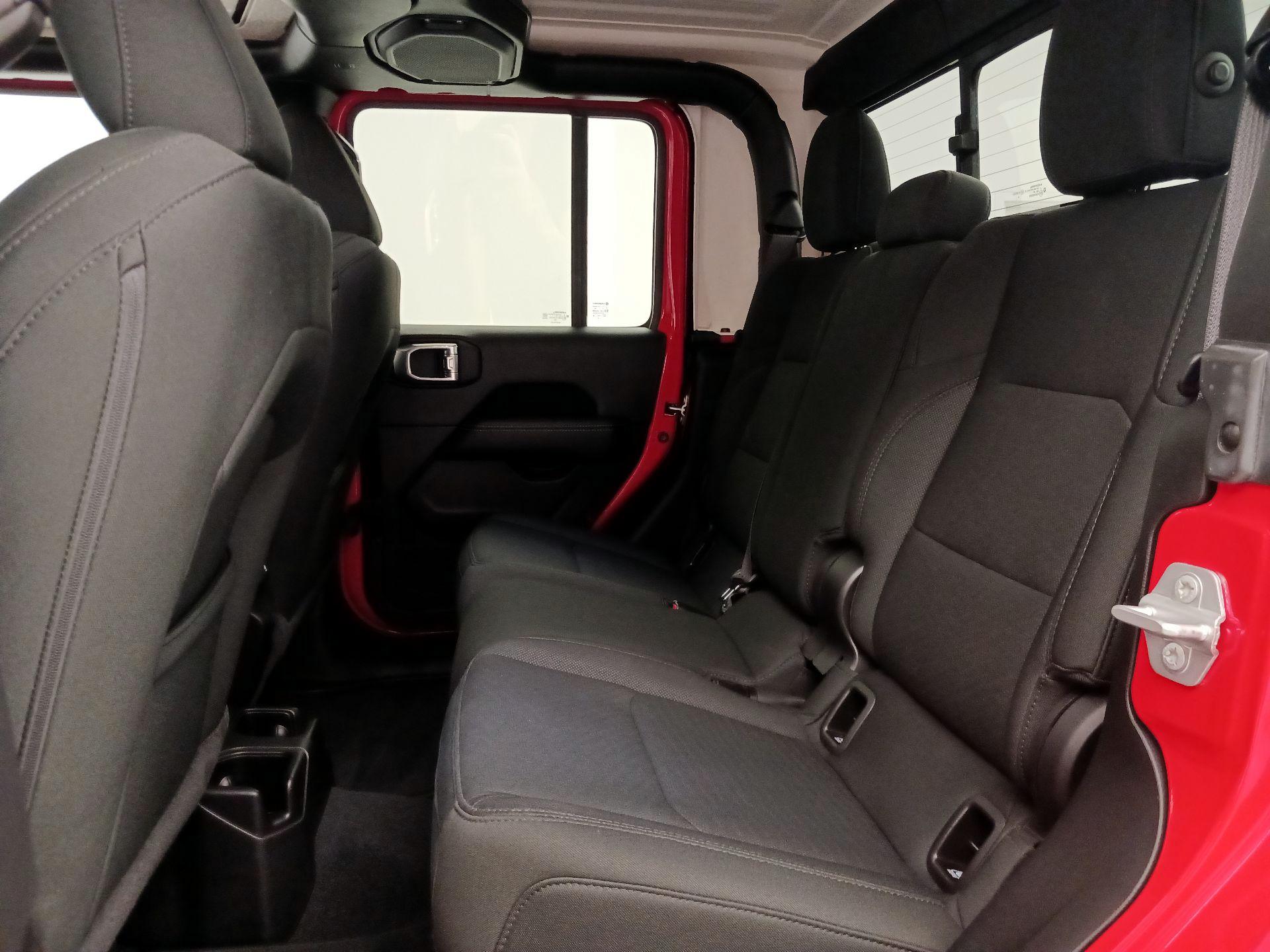 Thumbnail: 2021 Jeep Gladiator - 19