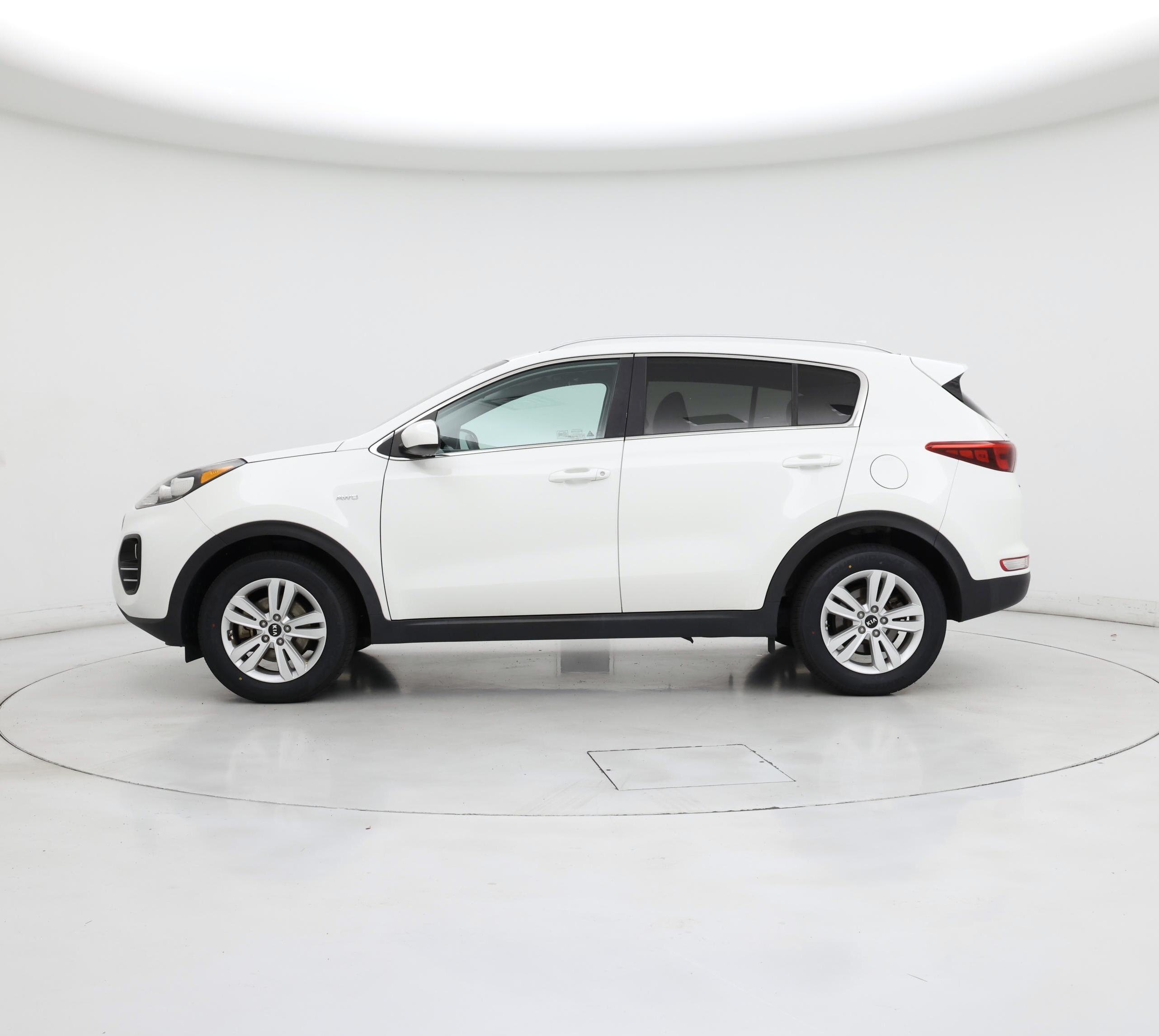 Thumbnail: 2017 Kia Sportage - 3