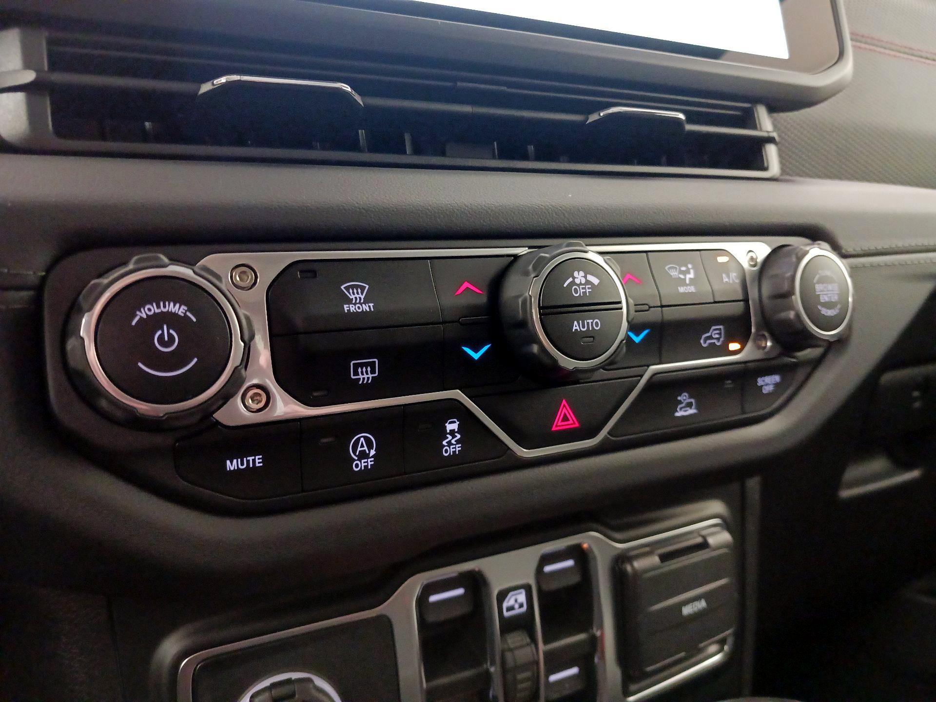 Thumbnail: 2024 Jeep Wrangler - 16