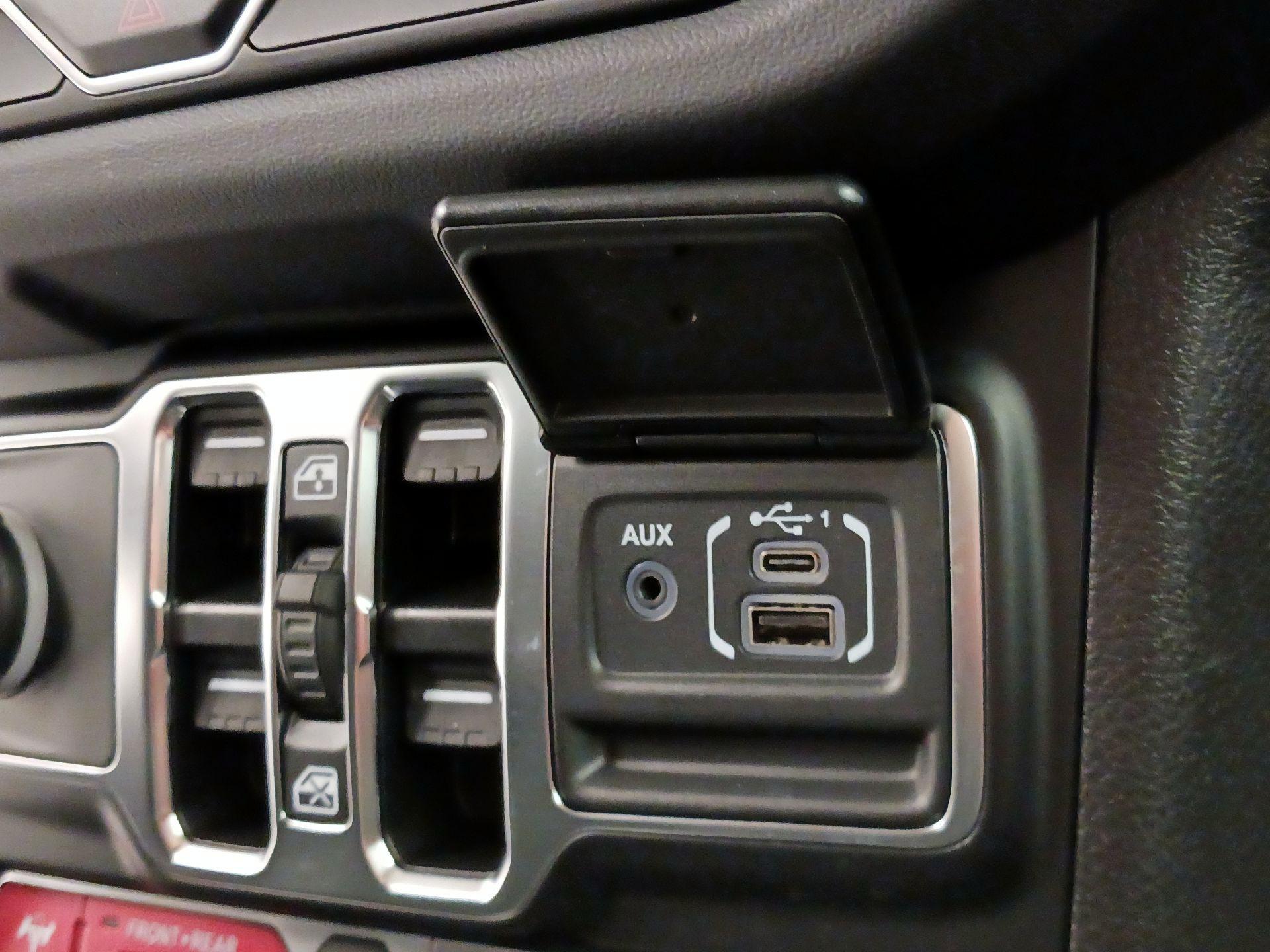 Thumbnail: 2024 Jeep Wrangler - 18