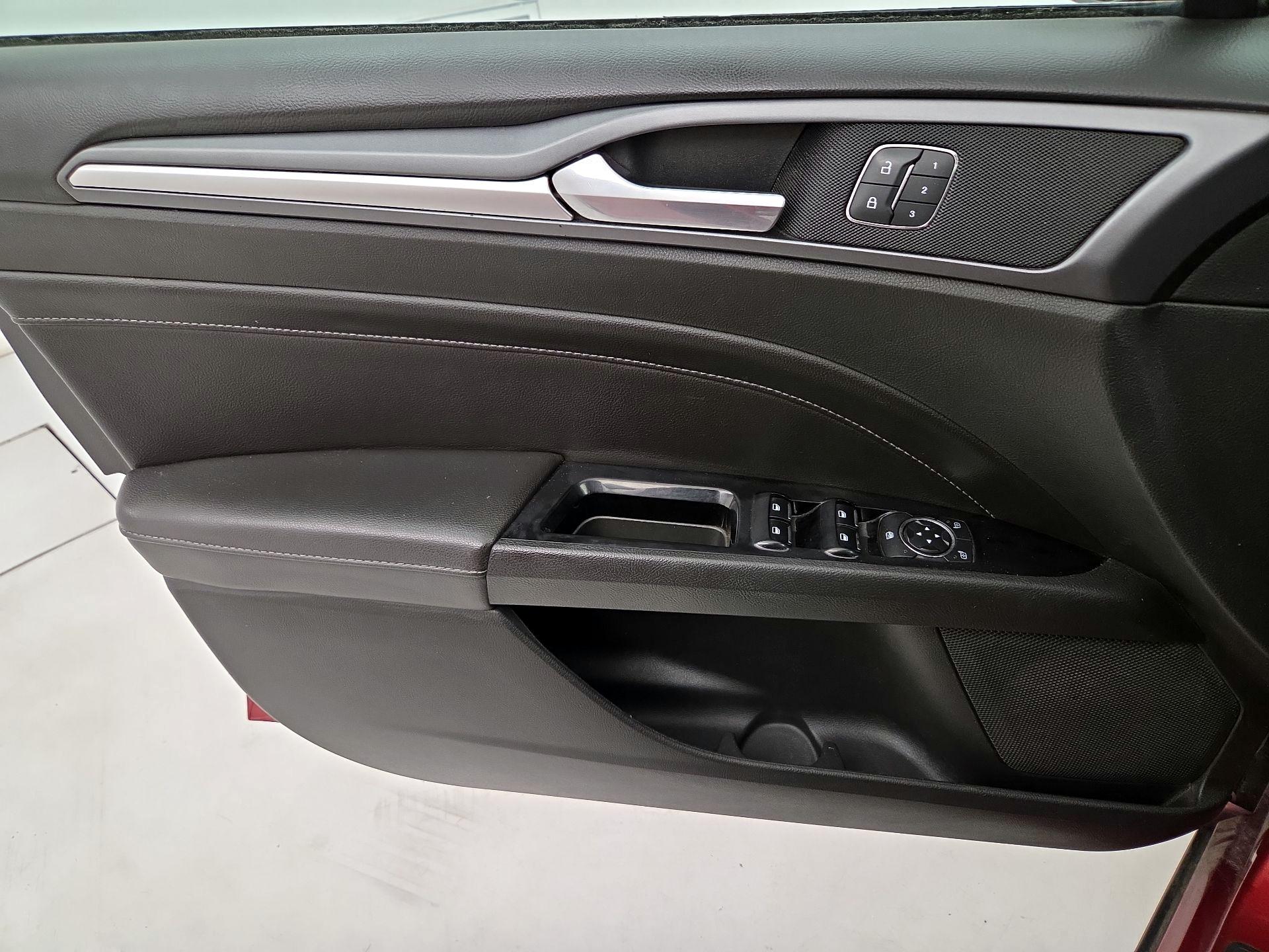 Thumbnail: 2014 Ford Fusion - 12