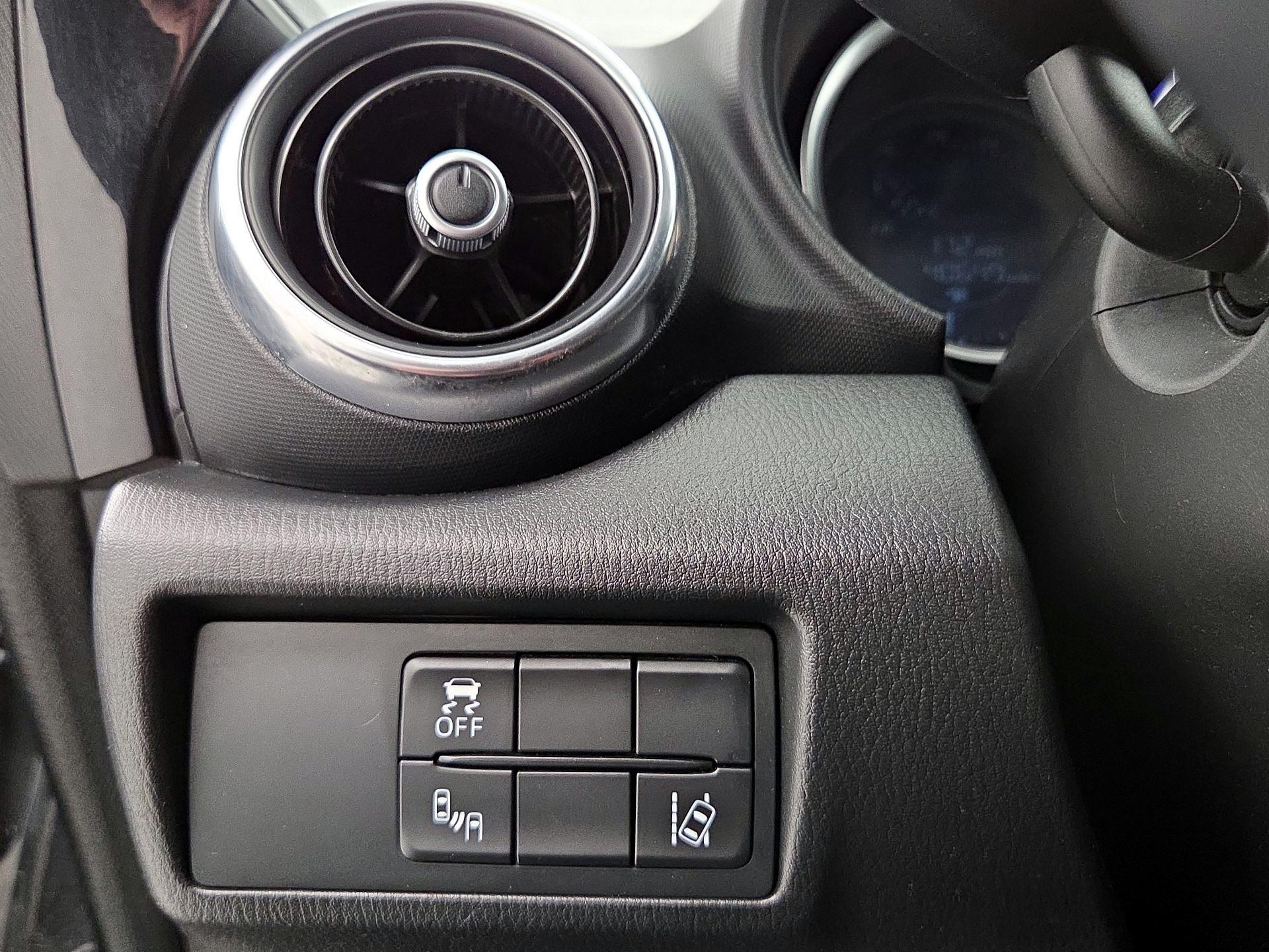 Thumbnail: 2018 Mazda MX-5 Miata - 13