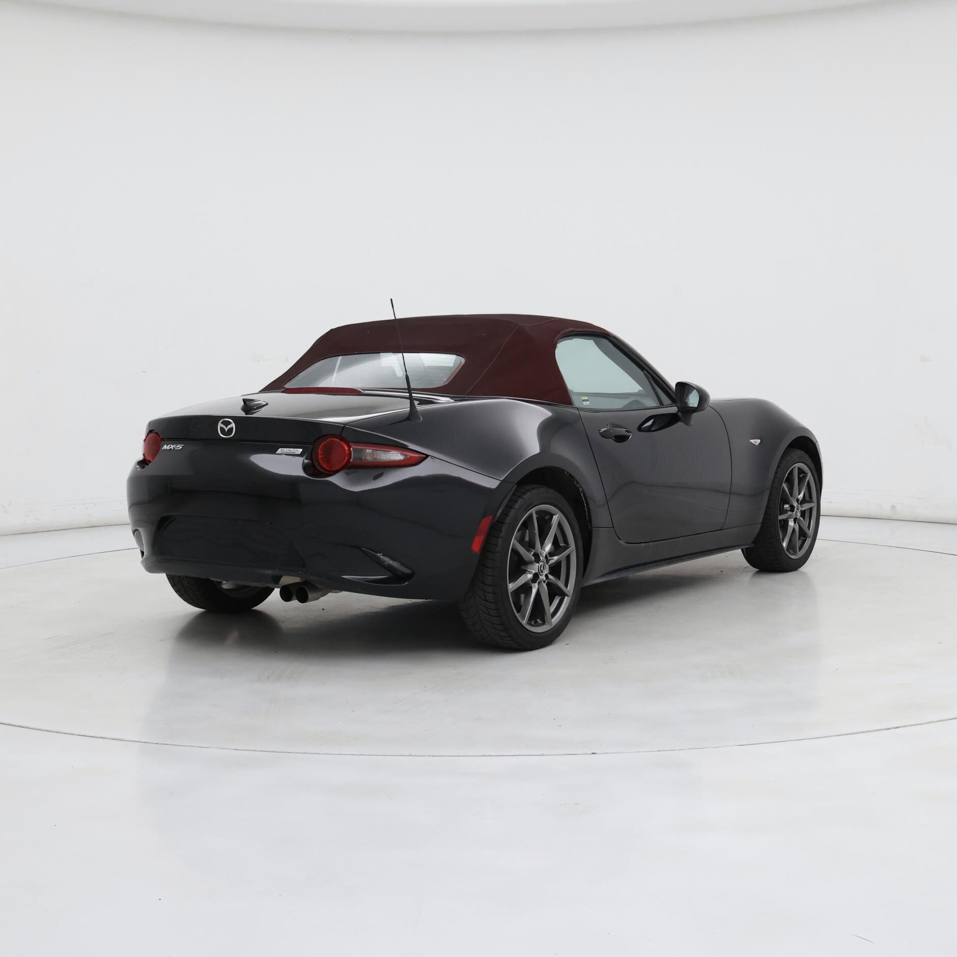 Thumbnail: 2018 Mazda MX-5 Miata - 8