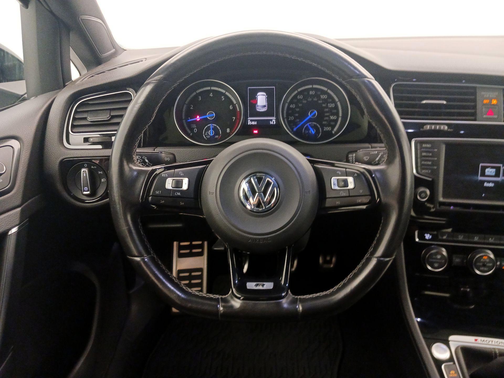 Thumbnail: 2016 Volkswagen Golf - 10