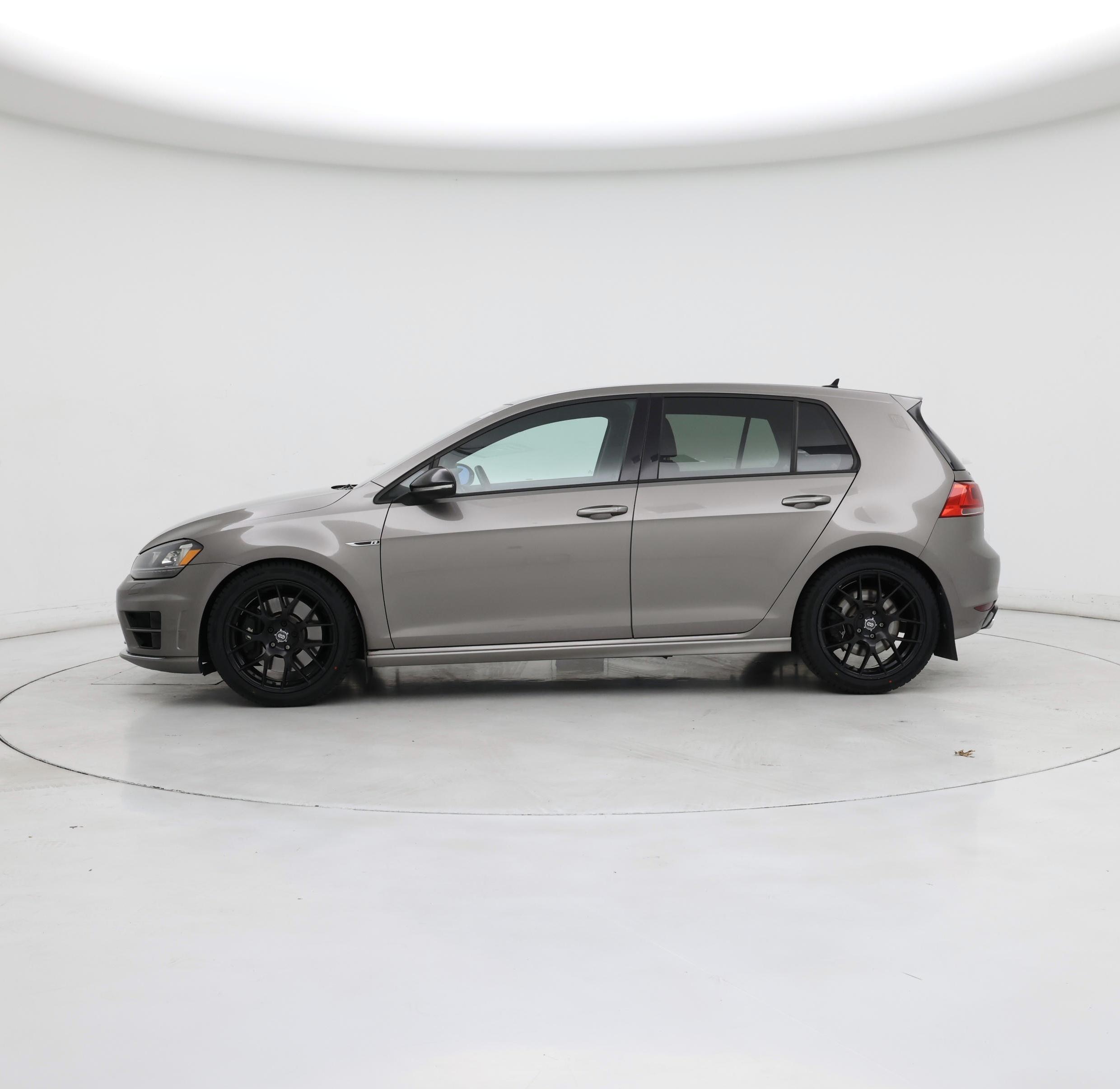 Thumbnail: 2016 Volkswagen Golf - 3