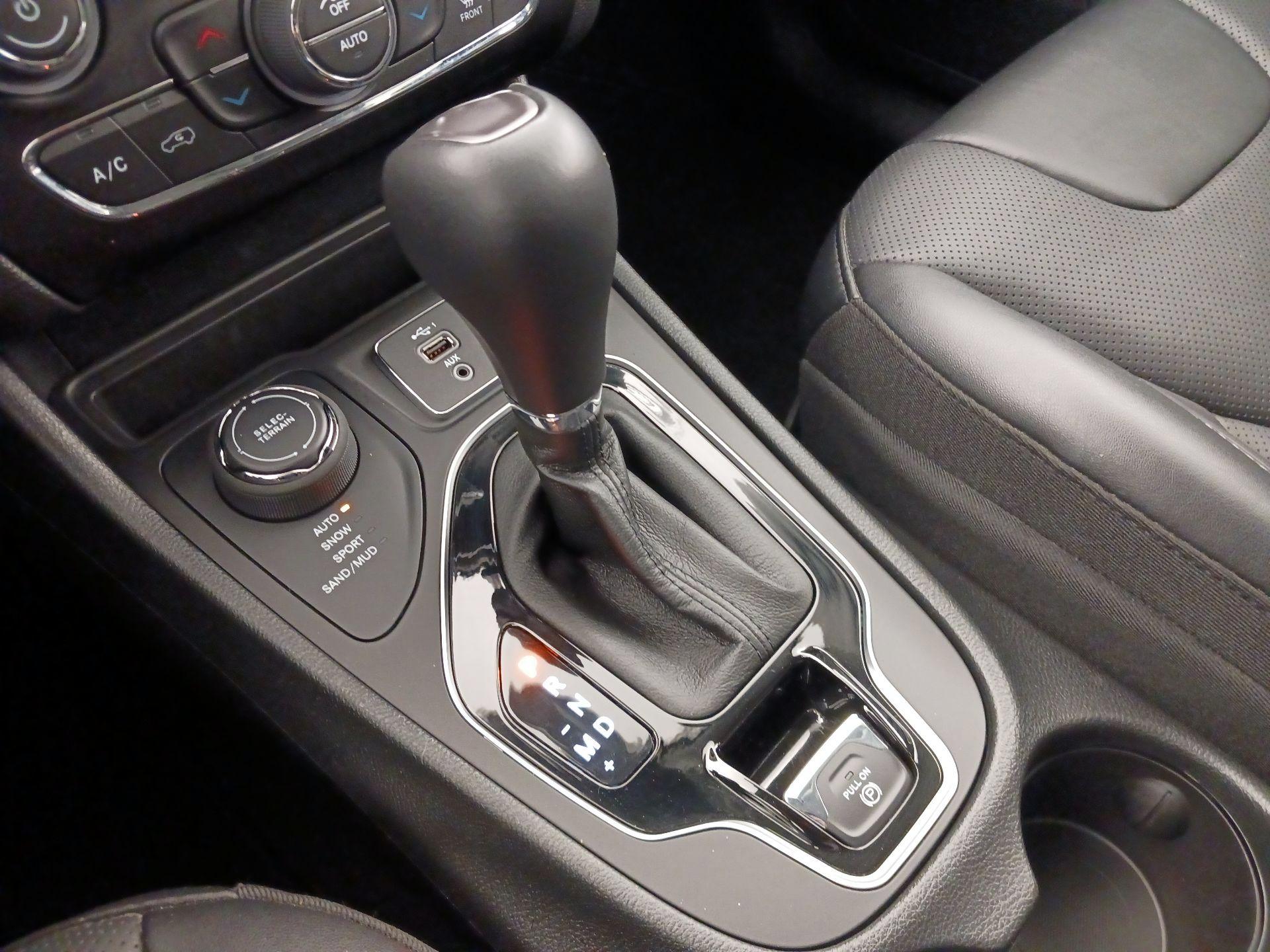 Thumbnail: 2023 Jeep Cherokee - 18