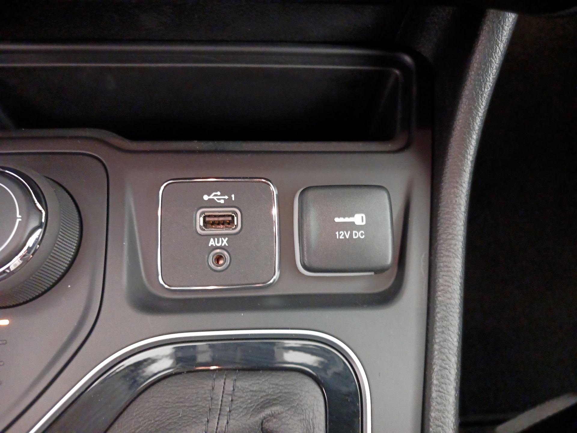 Thumbnail: 2023 Jeep Cherokee - 19