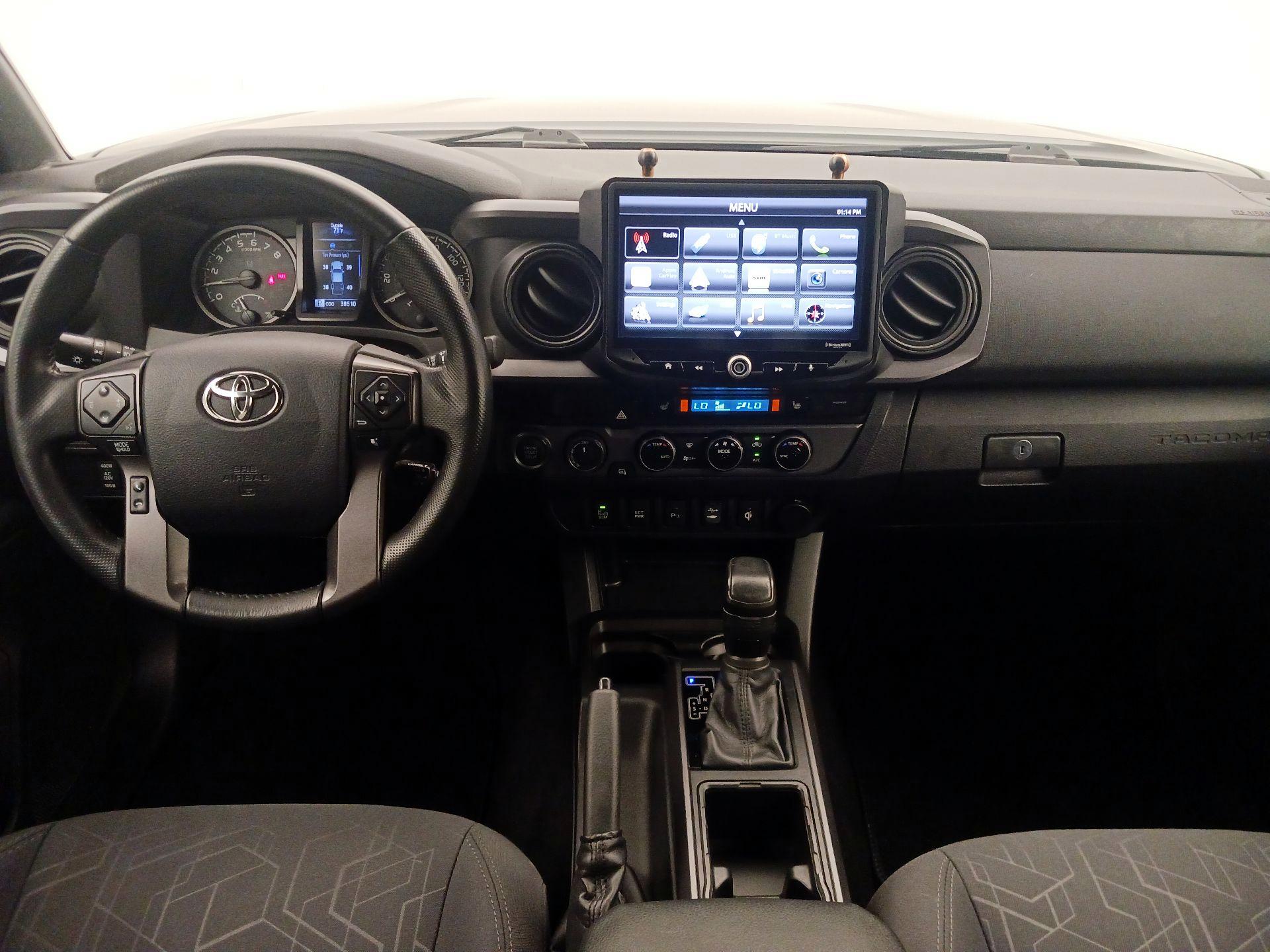 Thumbnail: 2017 Toyota Tacoma - 9