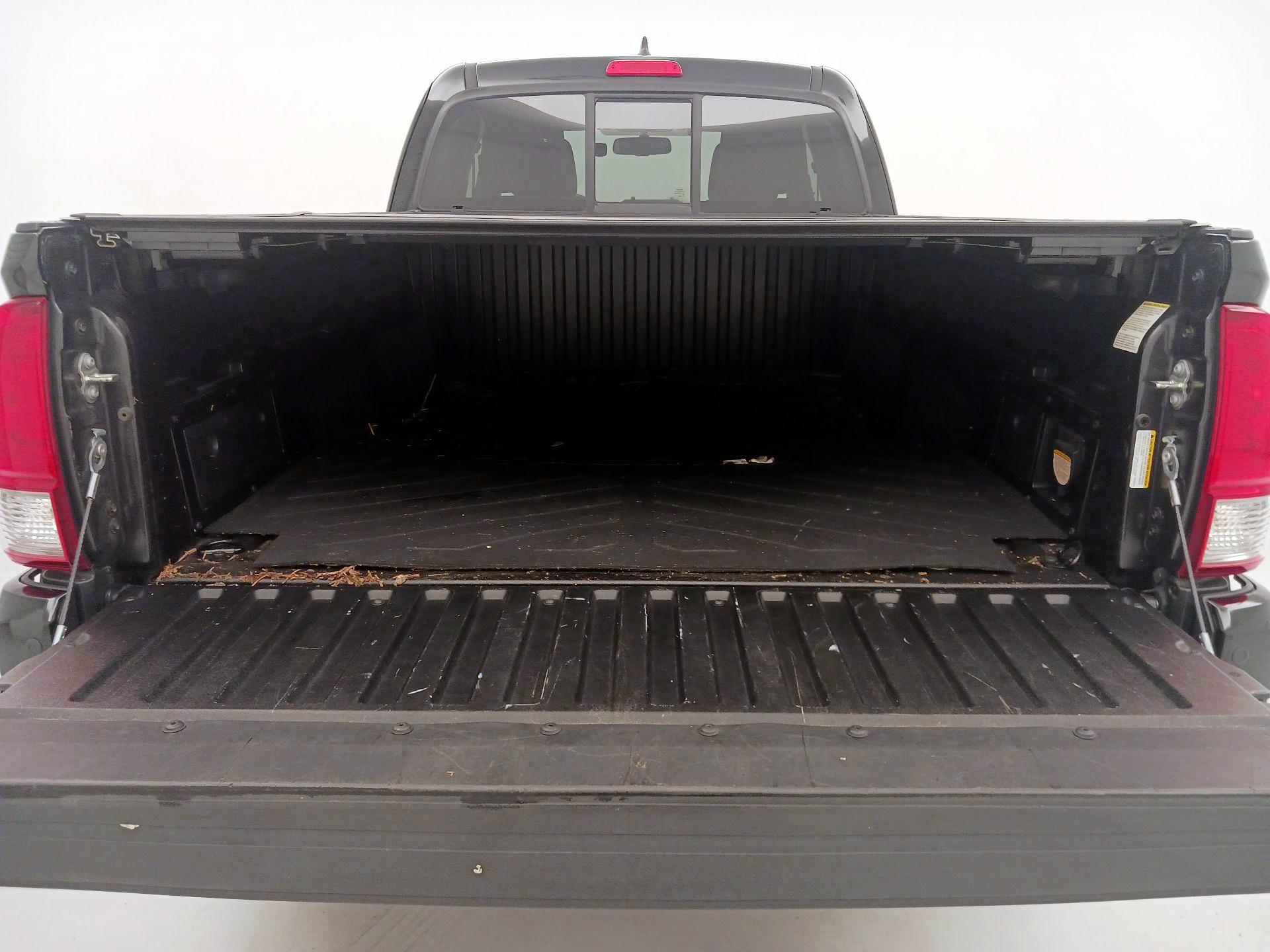 Thumbnail: 2017 Toyota Tacoma - 20