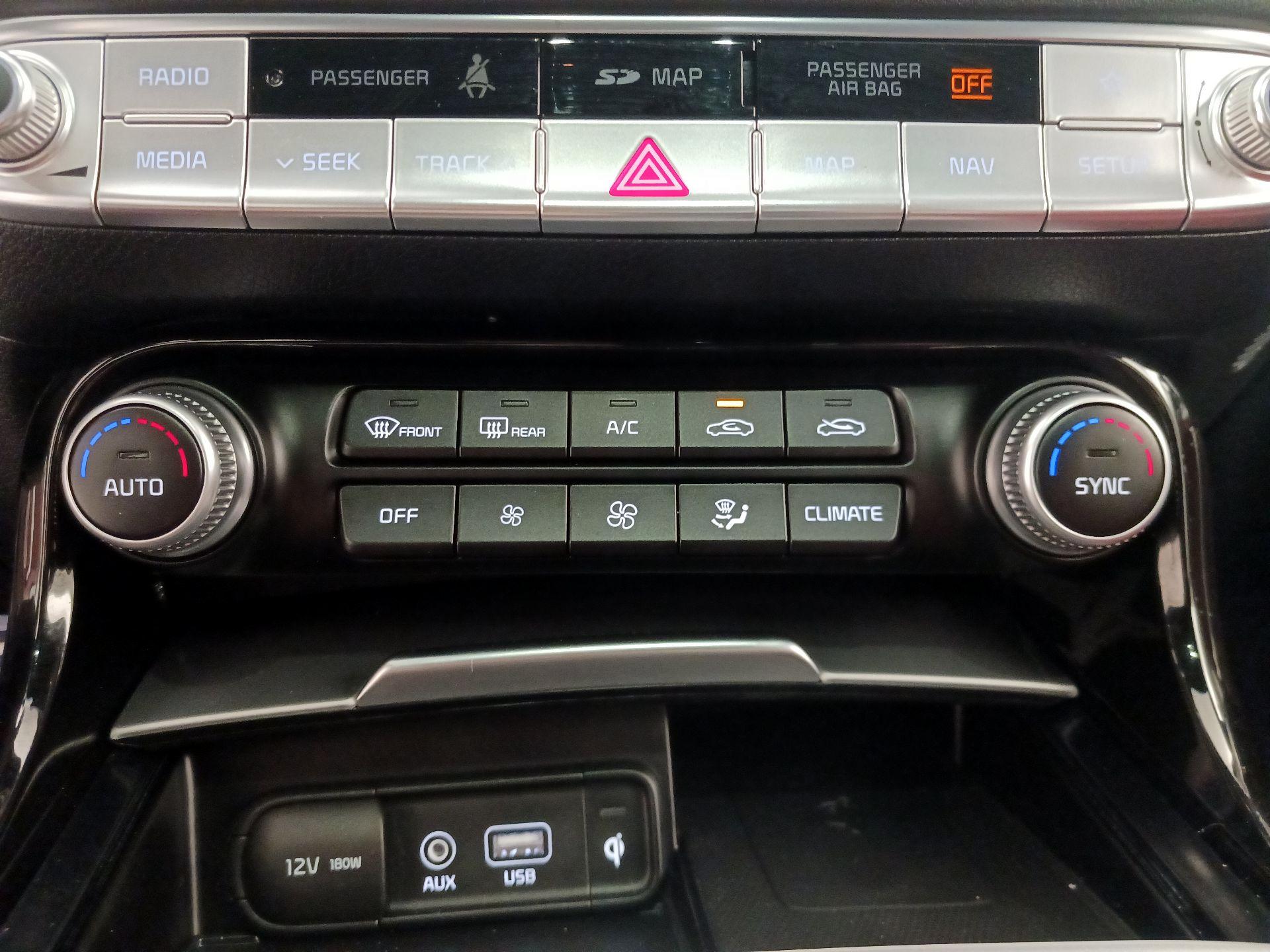 Thumbnail: 2019 Kia Stinger - 17