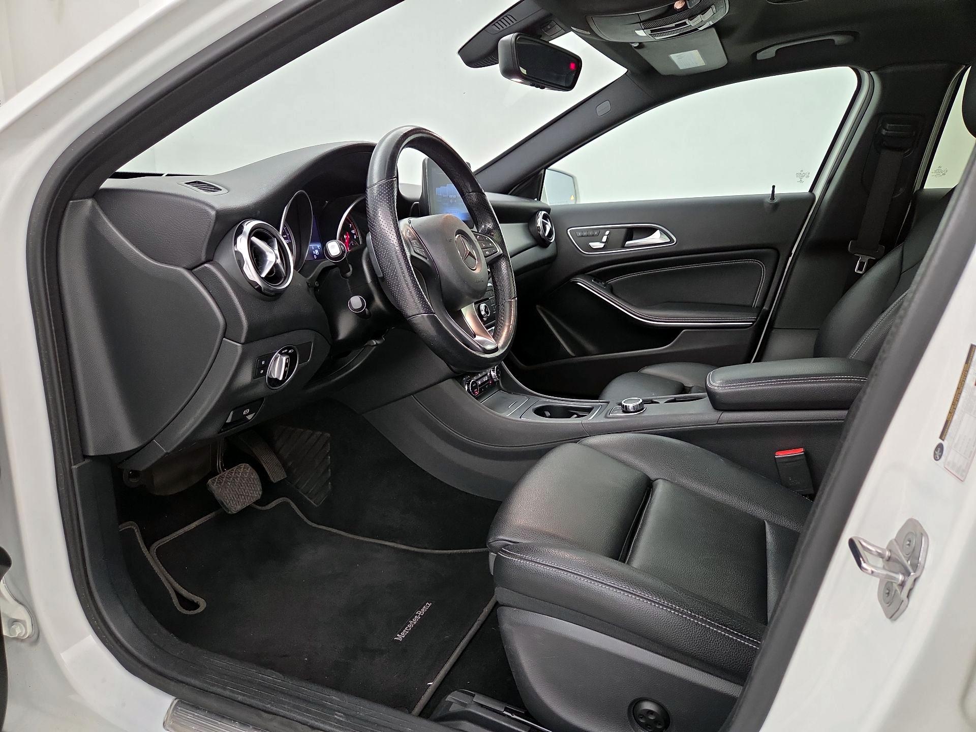 Thumbnail: 2019 Mercedes-Benz GLA - 11