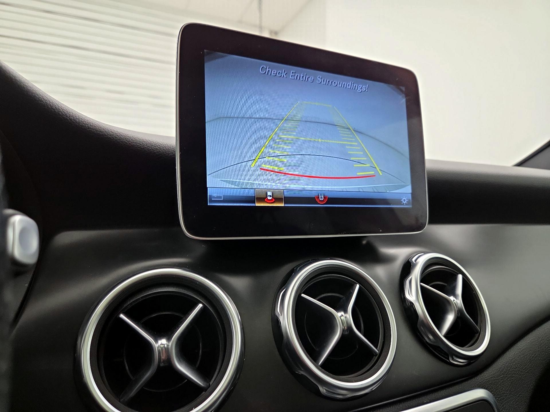 Thumbnail: 2019 Mercedes-Benz GLA - 14