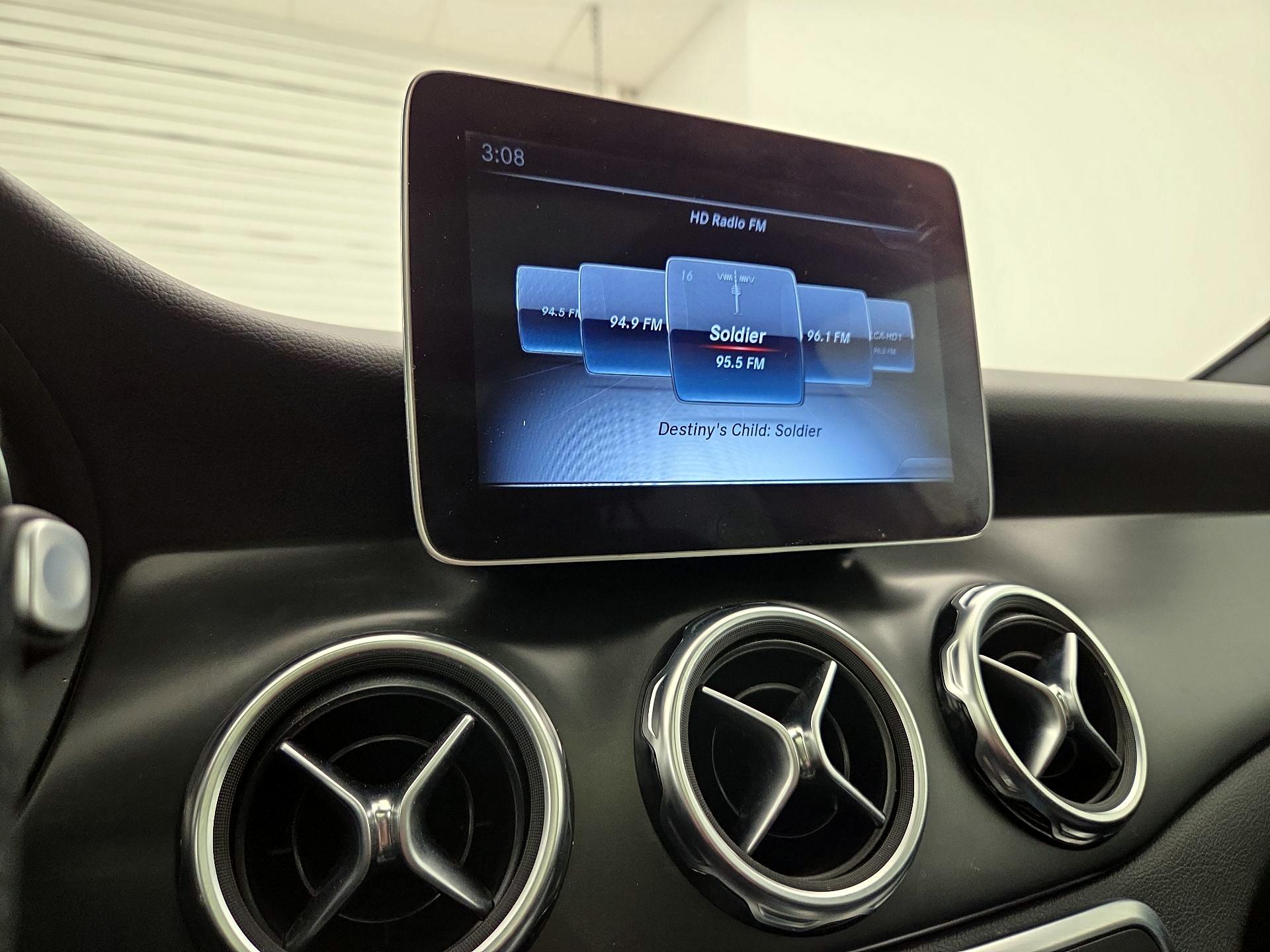 Thumbnail: 2019 Mercedes-Benz GLA - 15