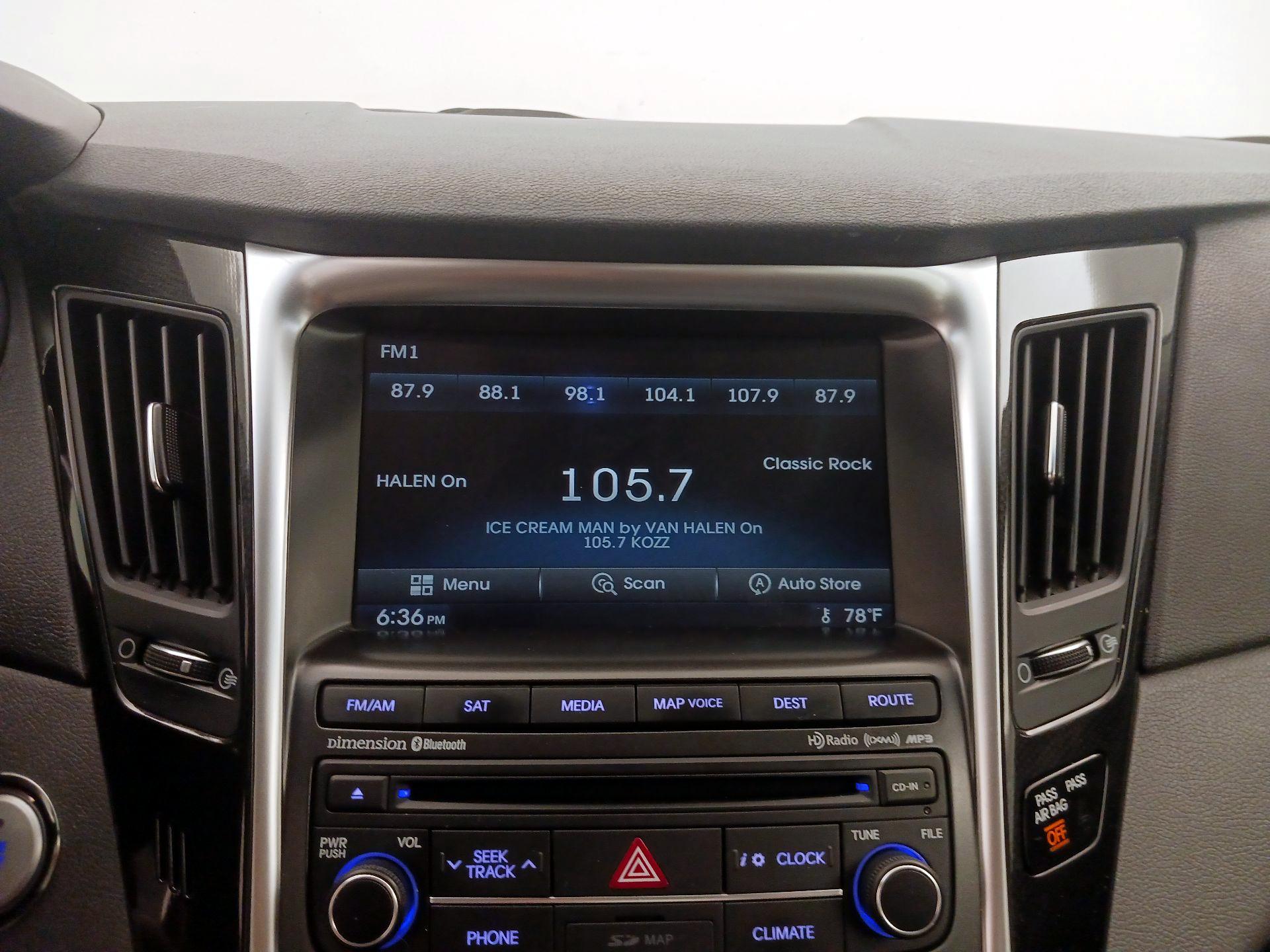 Thumbnail: 2014 Hyundai Sonata - 16