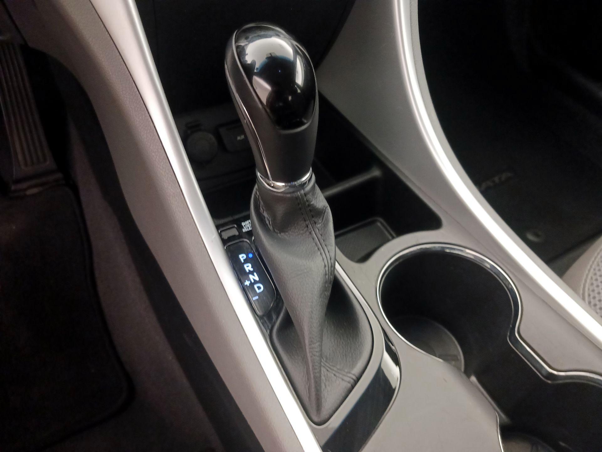 Thumbnail: 2014 Hyundai Sonata - 18