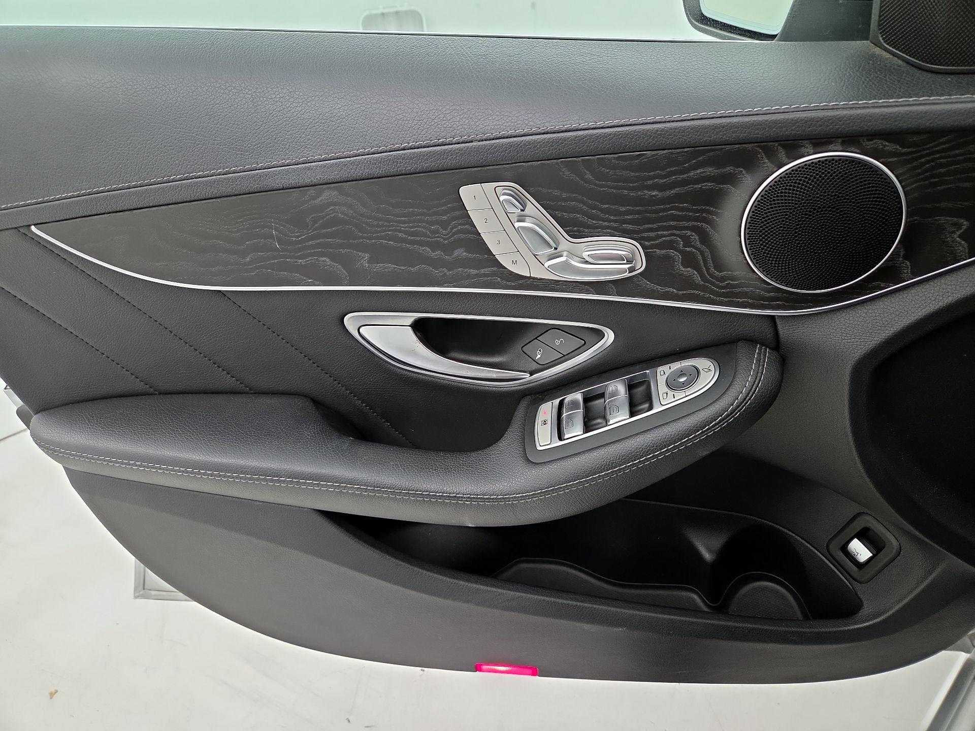 Thumbnail: 2015 Mercedes-Benz C-Class - 12