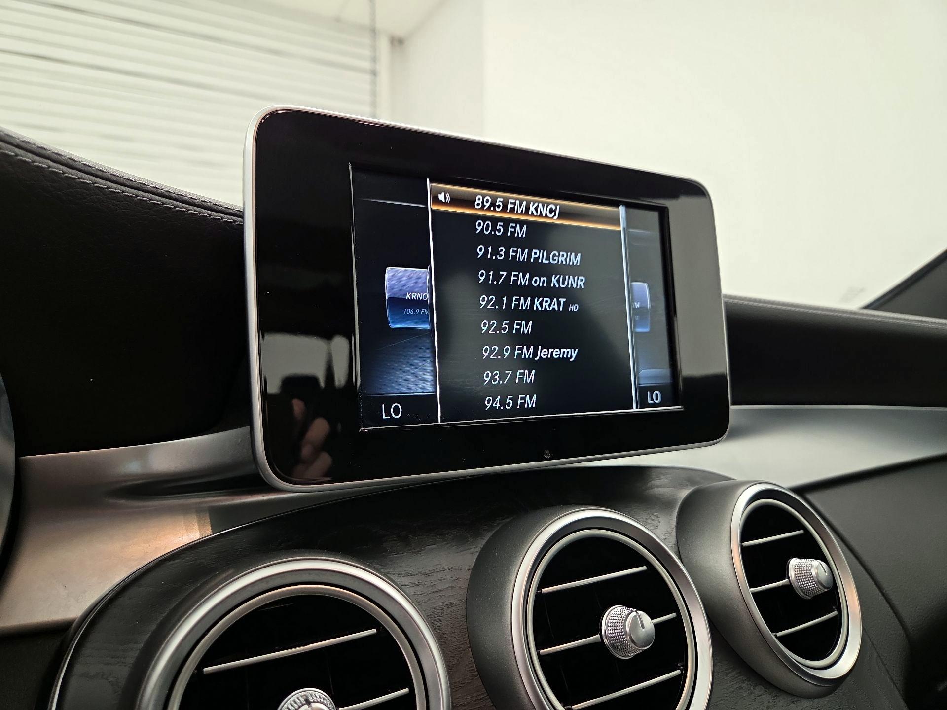 Thumbnail: 2015 Mercedes-Benz C-Class - 16
