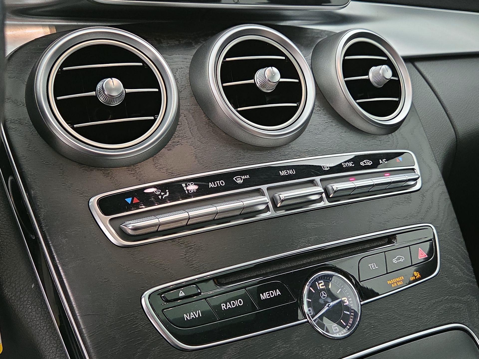 Thumbnail: 2015 Mercedes-Benz C-Class - 17