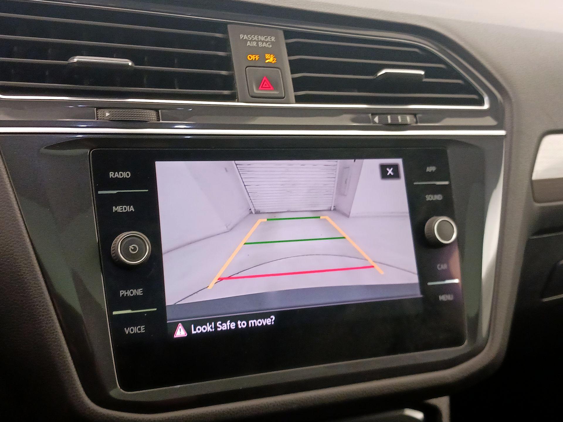 Thumbnail: 2021 Volkswagen Tiguan - 14