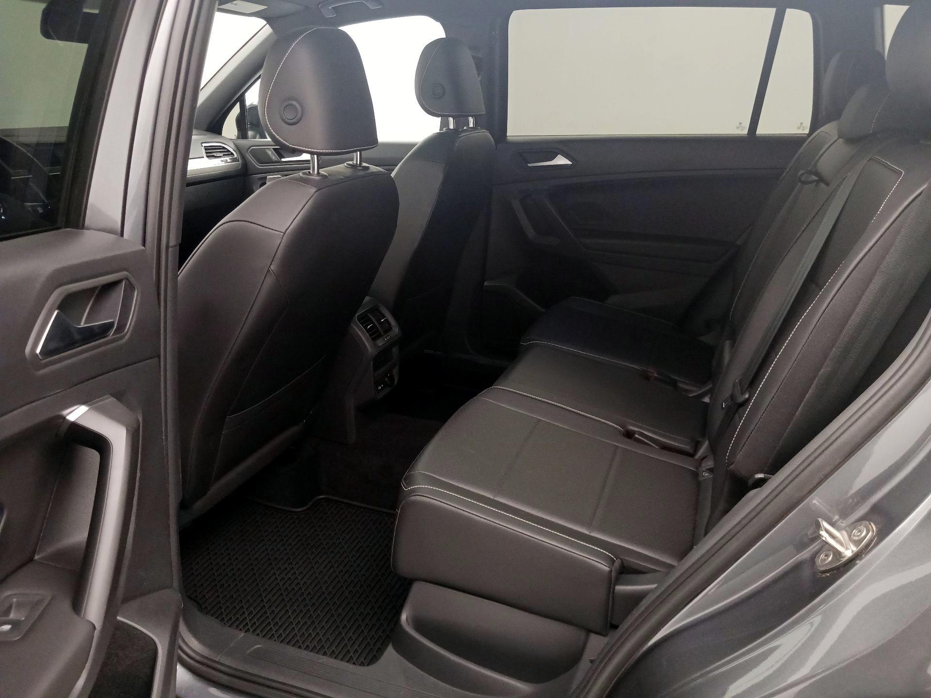 Thumbnail: 2021 Volkswagen Tiguan - 20