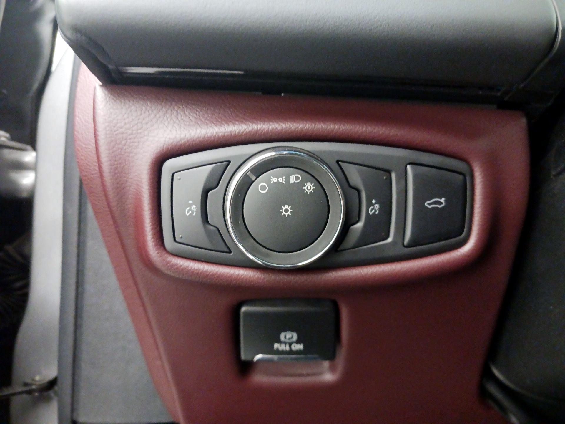 Thumbnail: 2017 Lincoln MKZ - 13