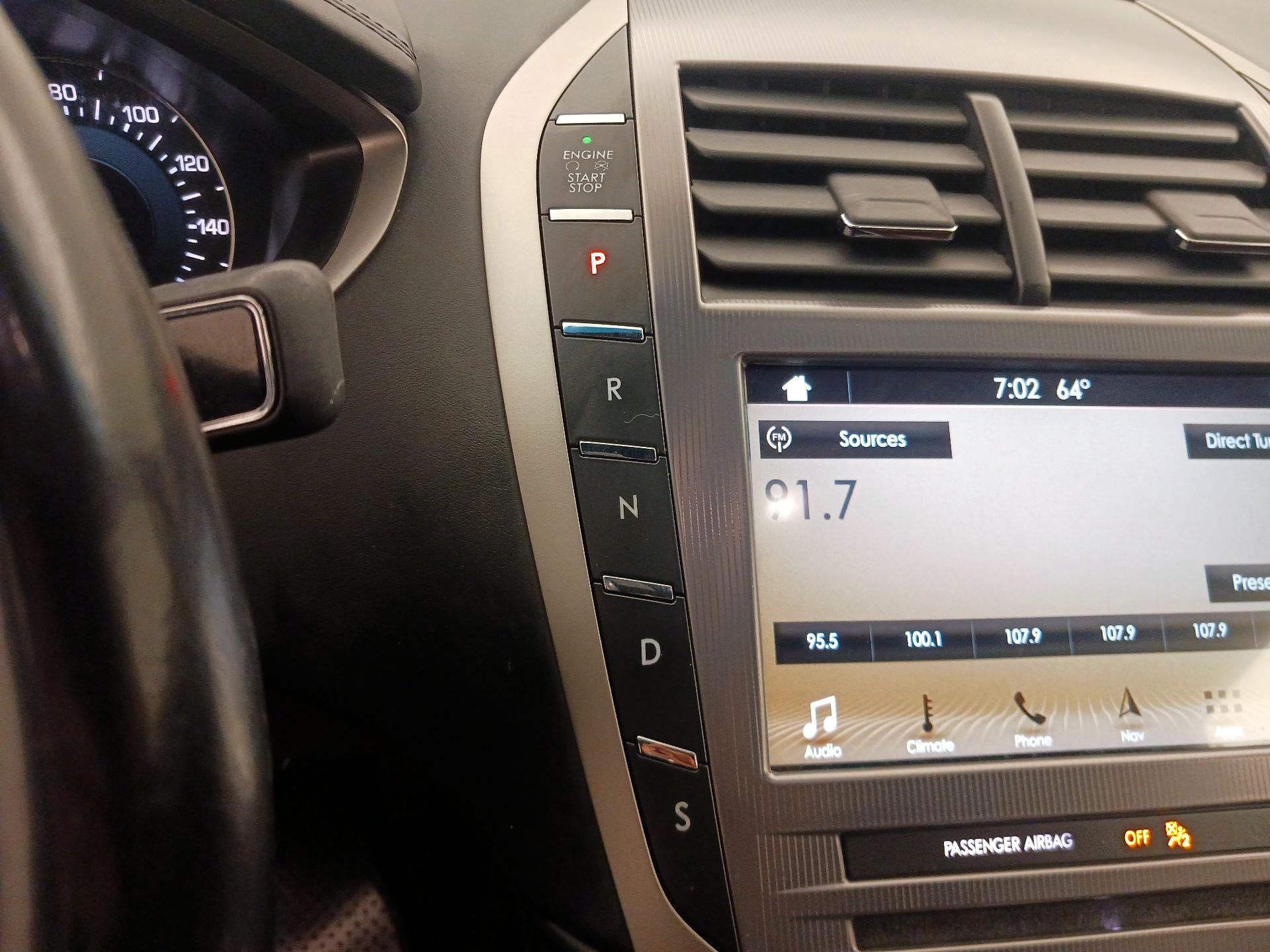 Thumbnail: 2017 Lincoln MKZ - 18