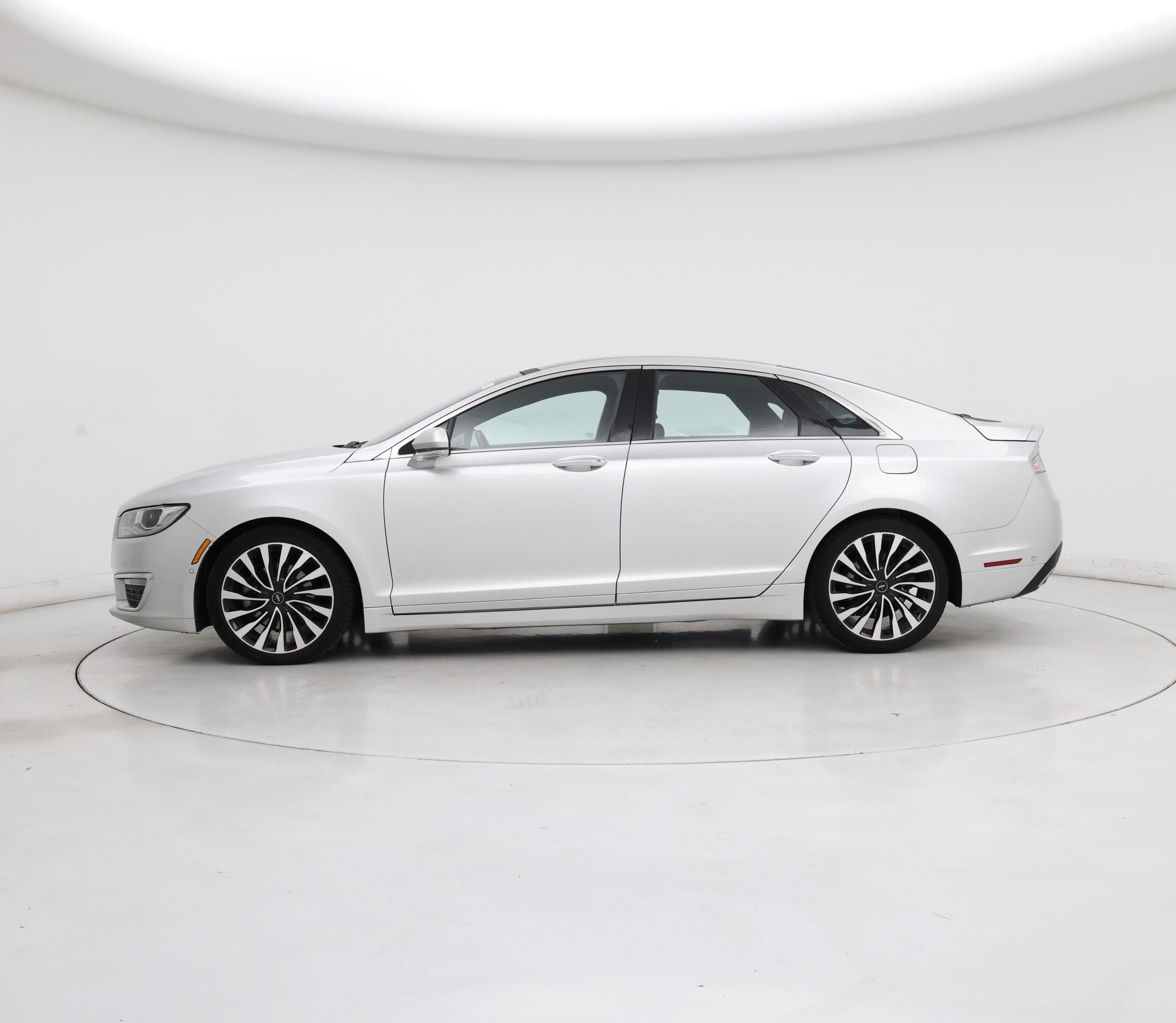 Thumbnail: 2017 Lincoln MKZ - 3