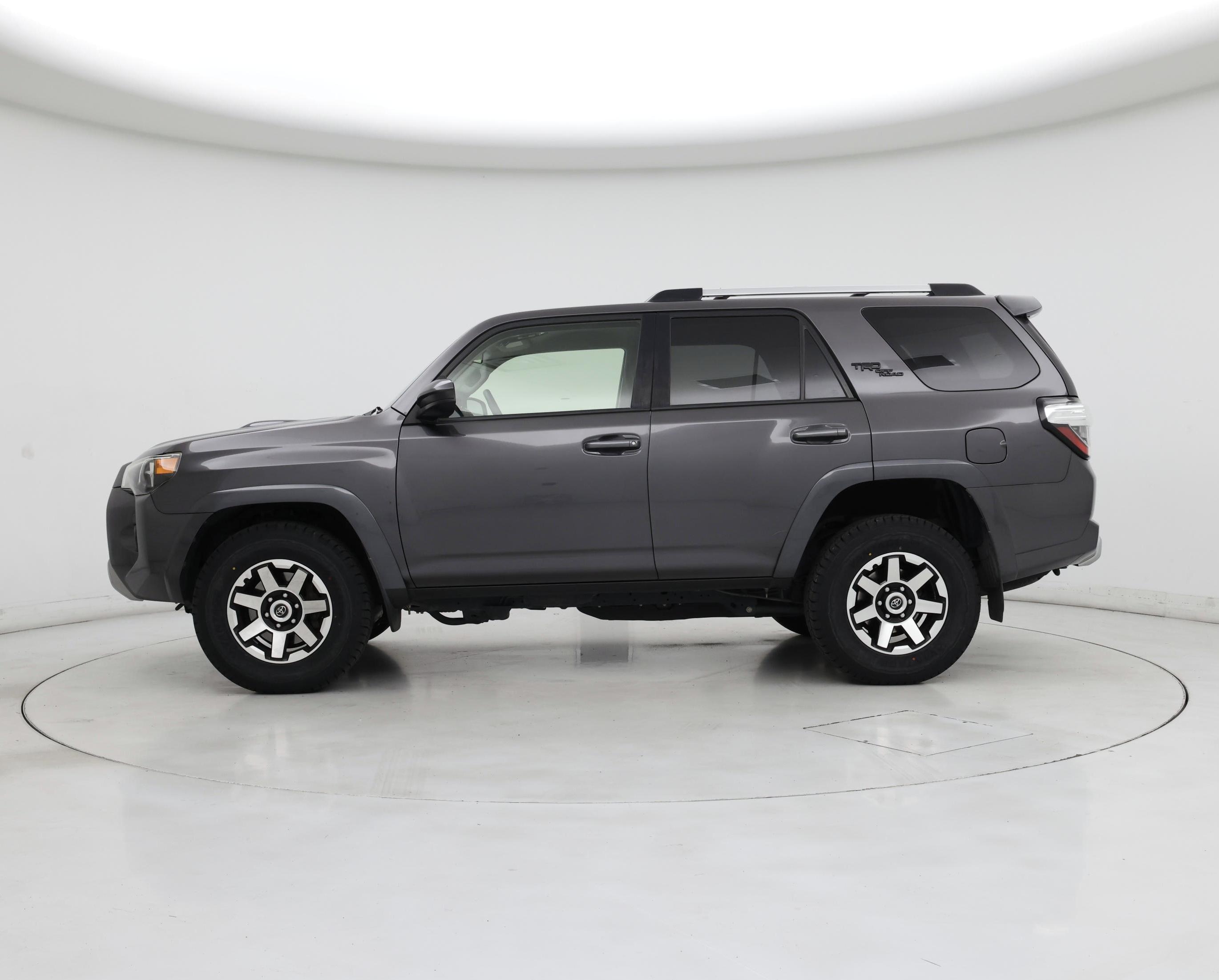 Thumbnail: 2018 Toyota 4Runner - 3