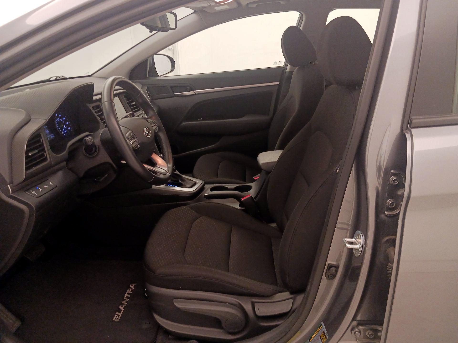 Thumbnail: 2019 Hyundai Elantra - 11