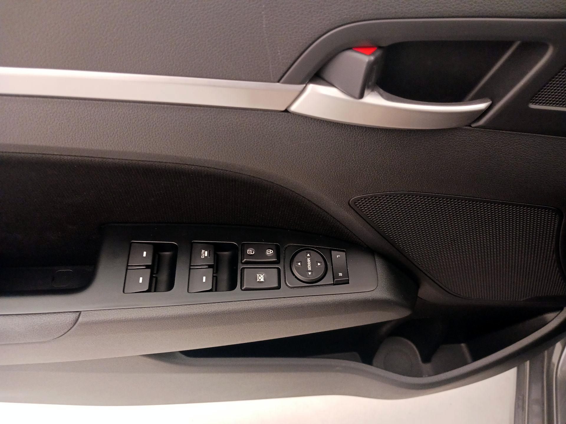 Thumbnail: 2019 Hyundai Elantra - 12