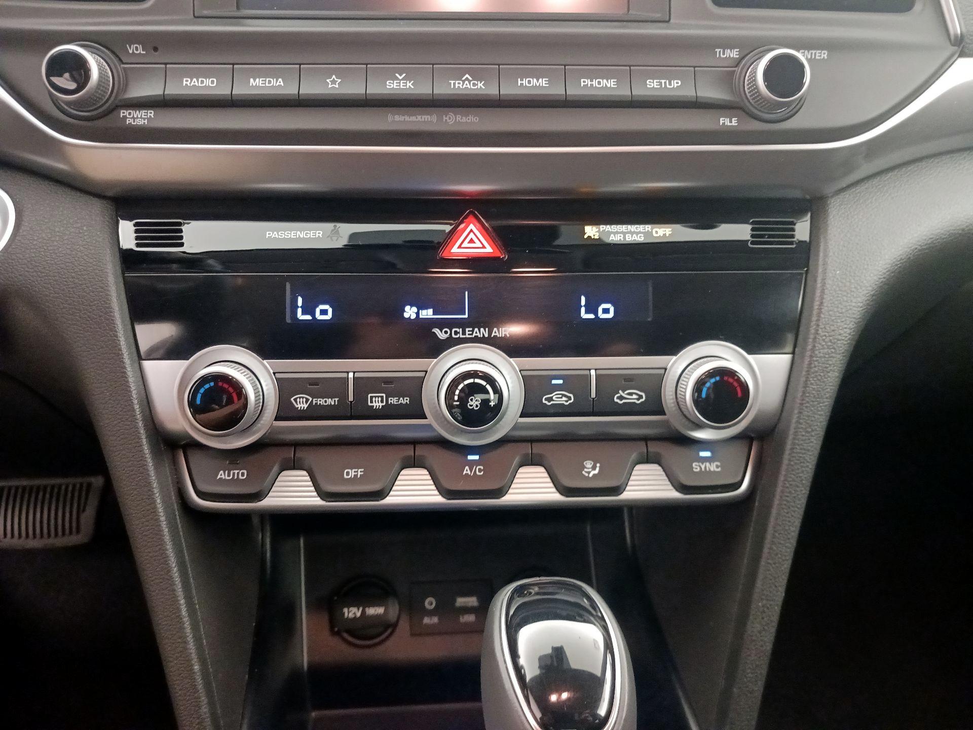 Thumbnail: 2019 Hyundai Elantra - 16