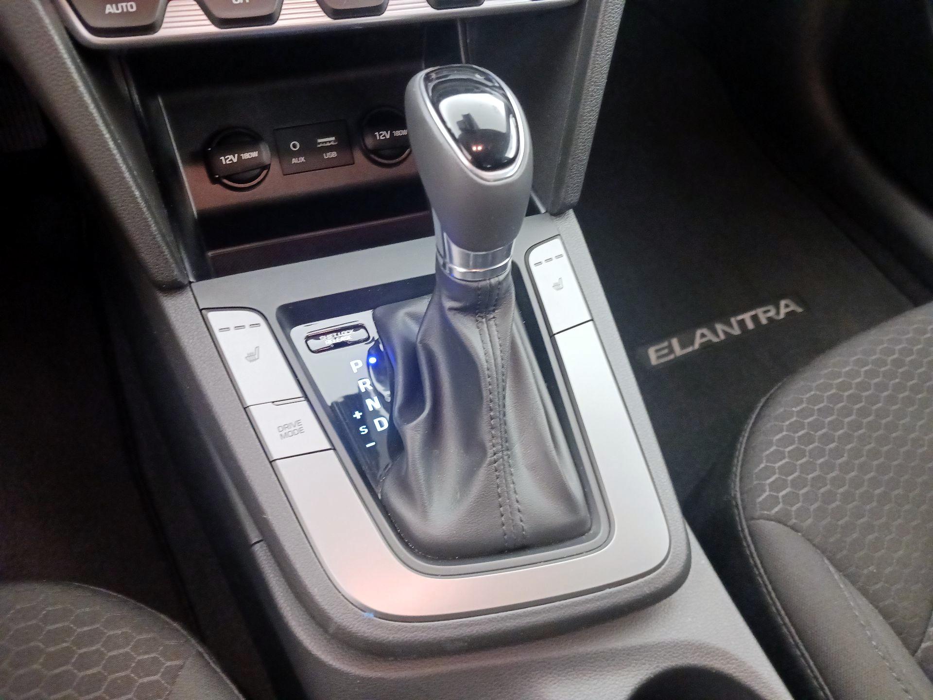 Thumbnail: 2019 Hyundai Elantra - 17