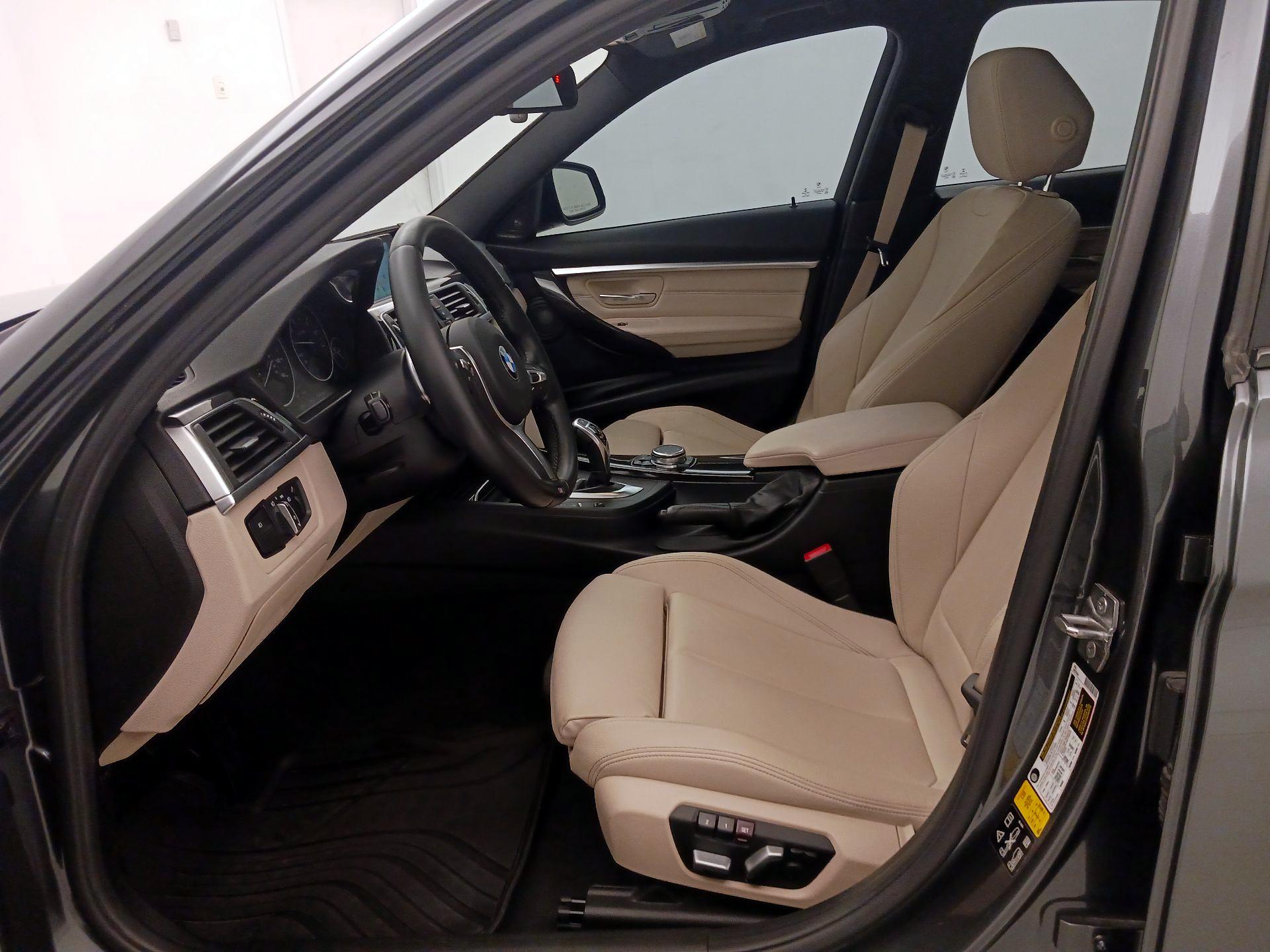 Thumbnail: 2016 BMW 3 Series - 11