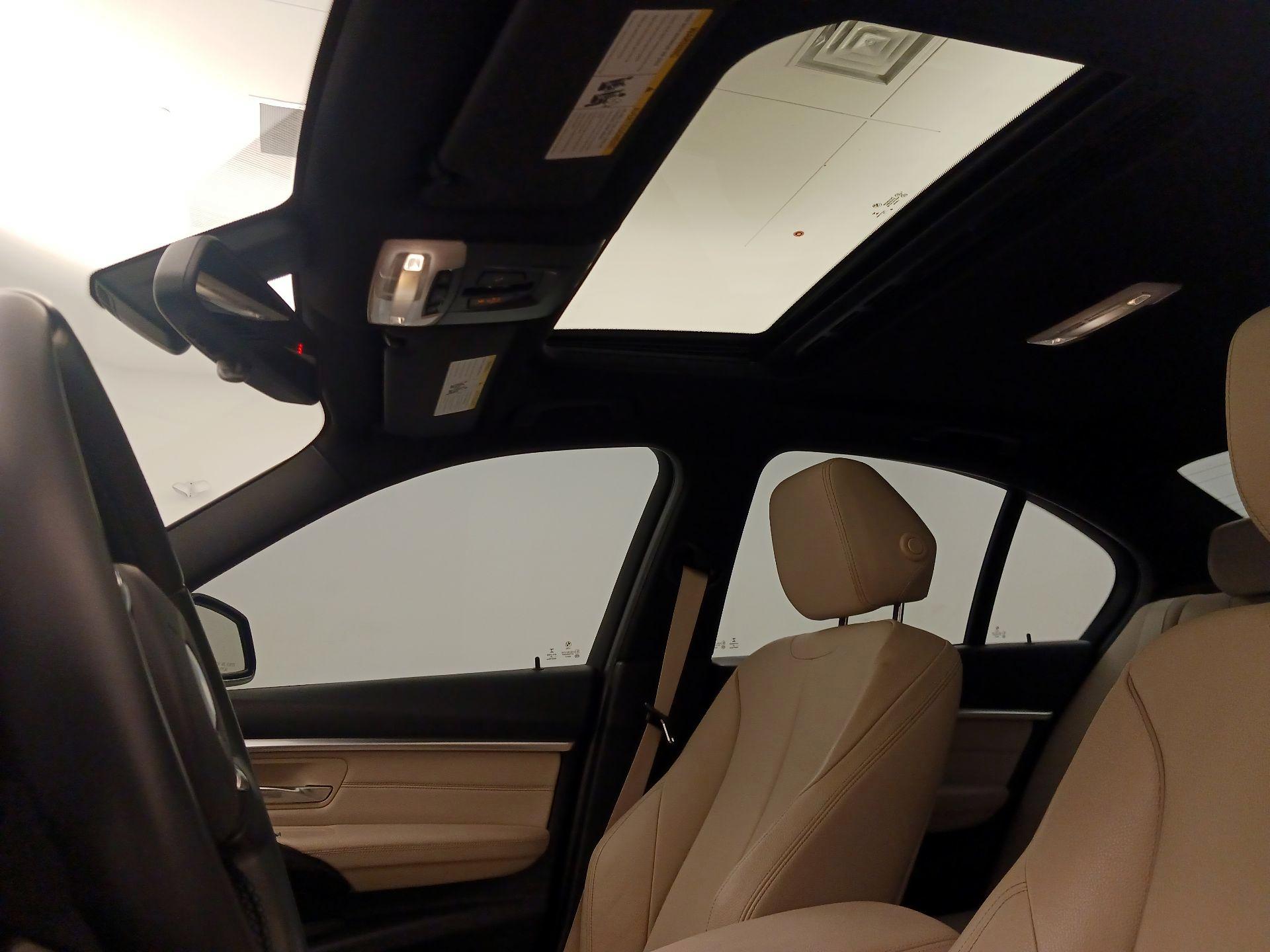 Thumbnail: 2016 BMW 3 Series - 20