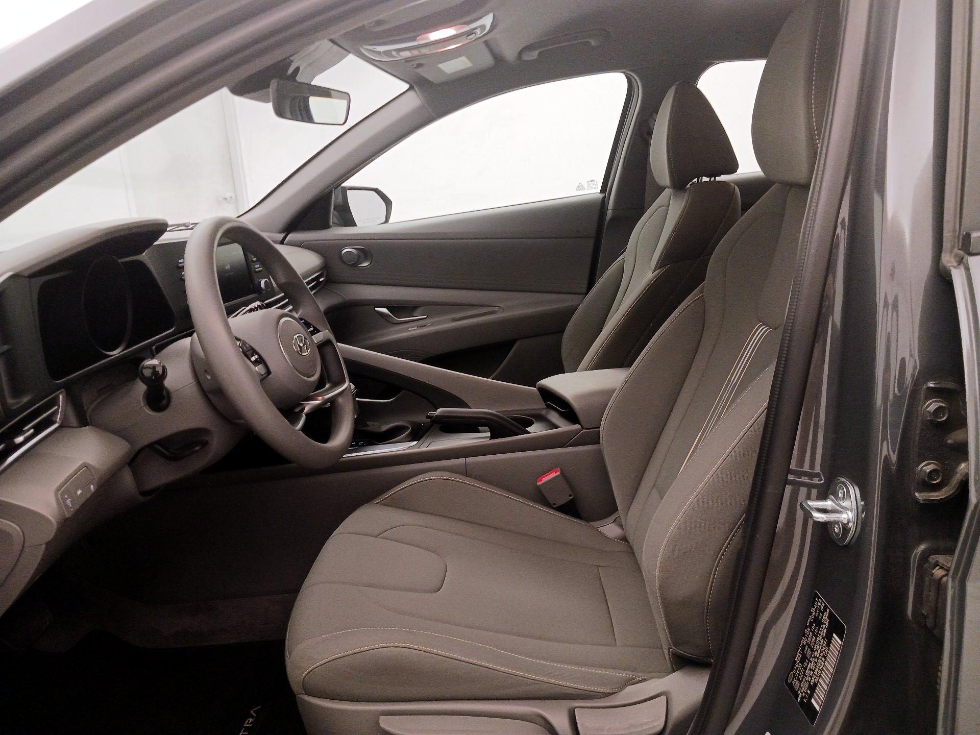 Thumbnail: 2023 Hyundai Elantra - 11