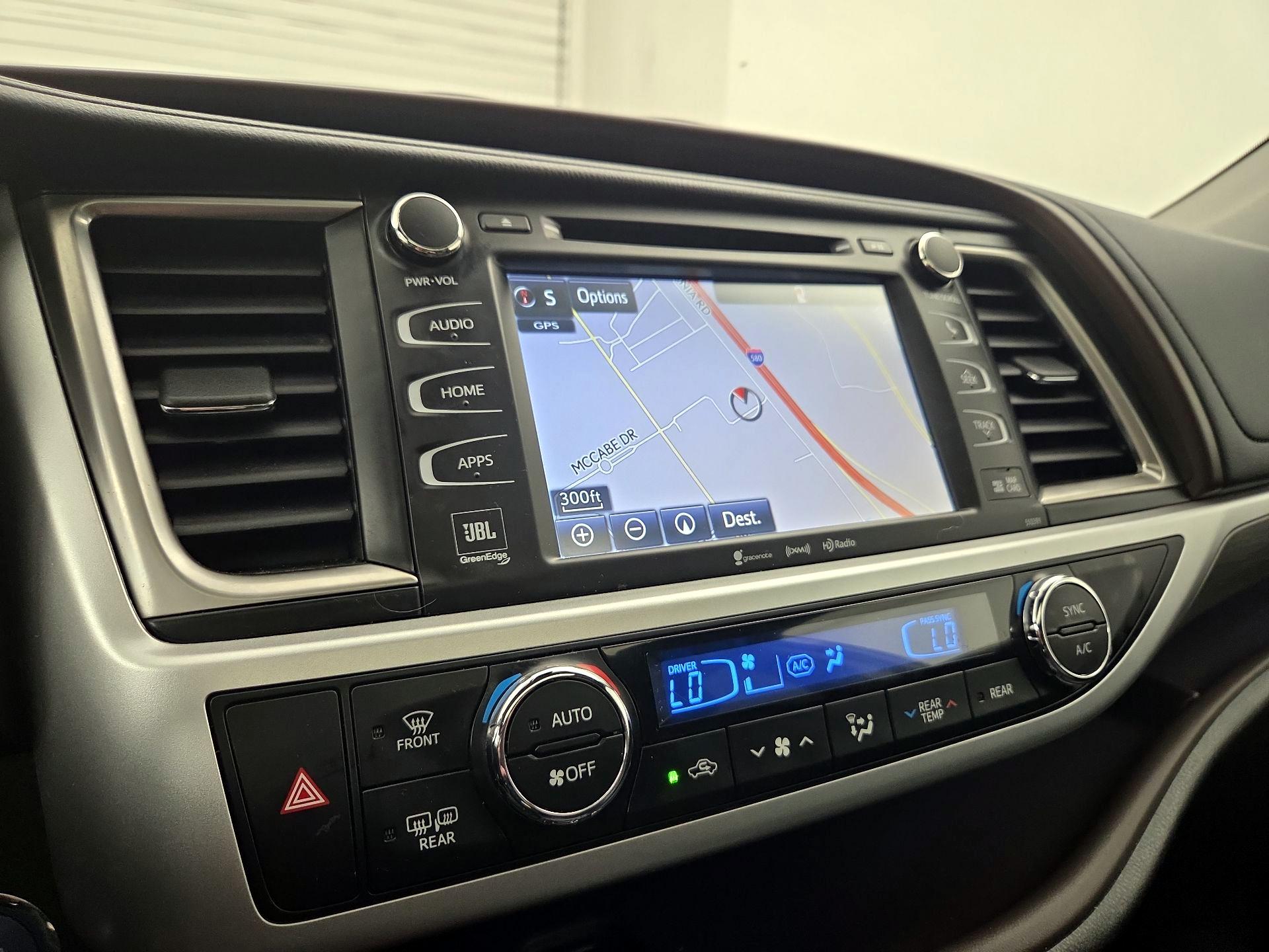 Thumbnail: 2019 Toyota Highlander - 14