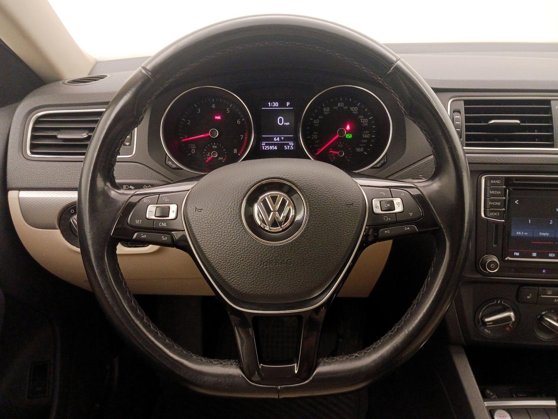 Thumbnail: 2017 Volkswagen Jetta - 10