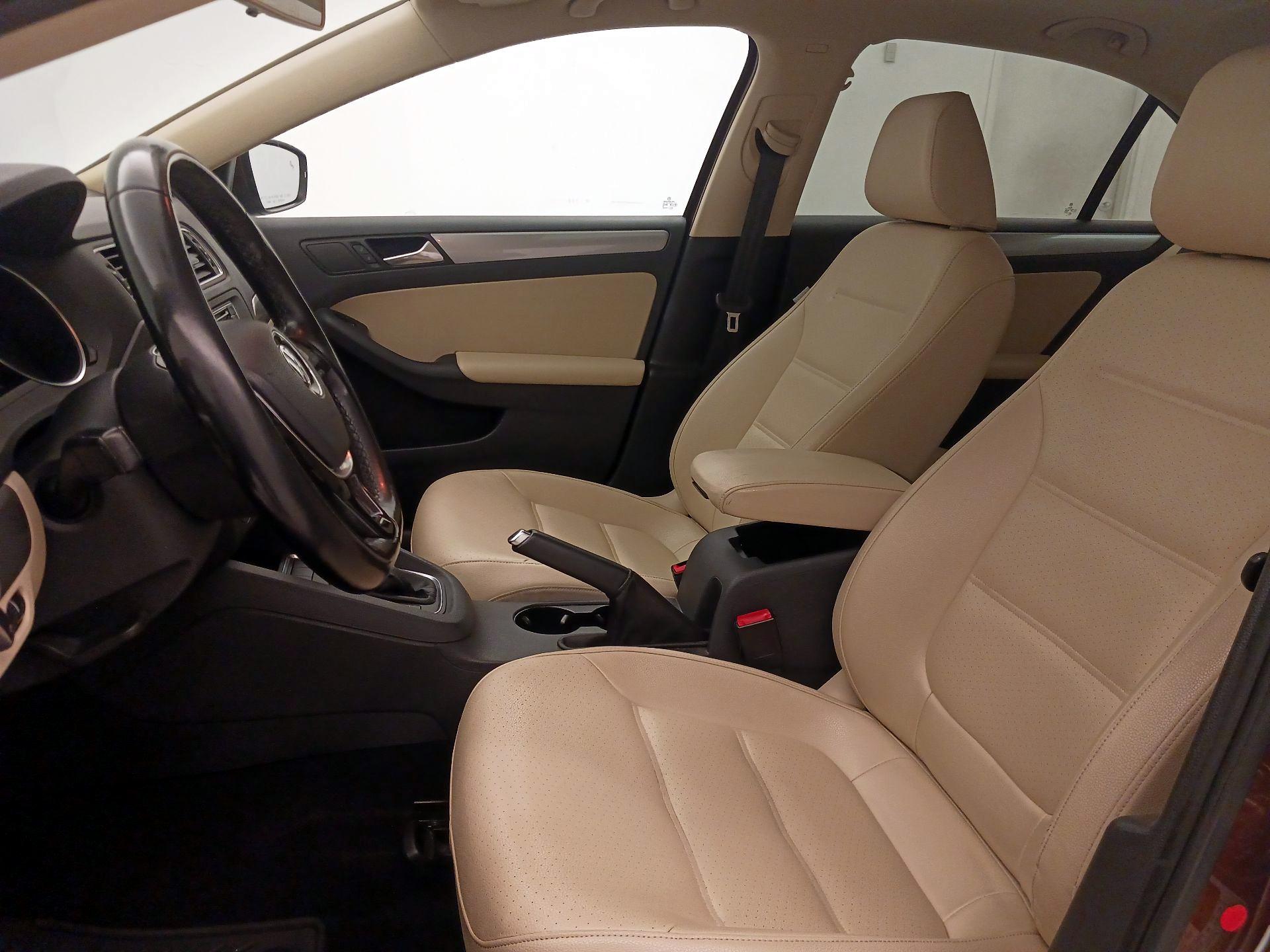Thumbnail: 2017 Volkswagen Jetta - 11