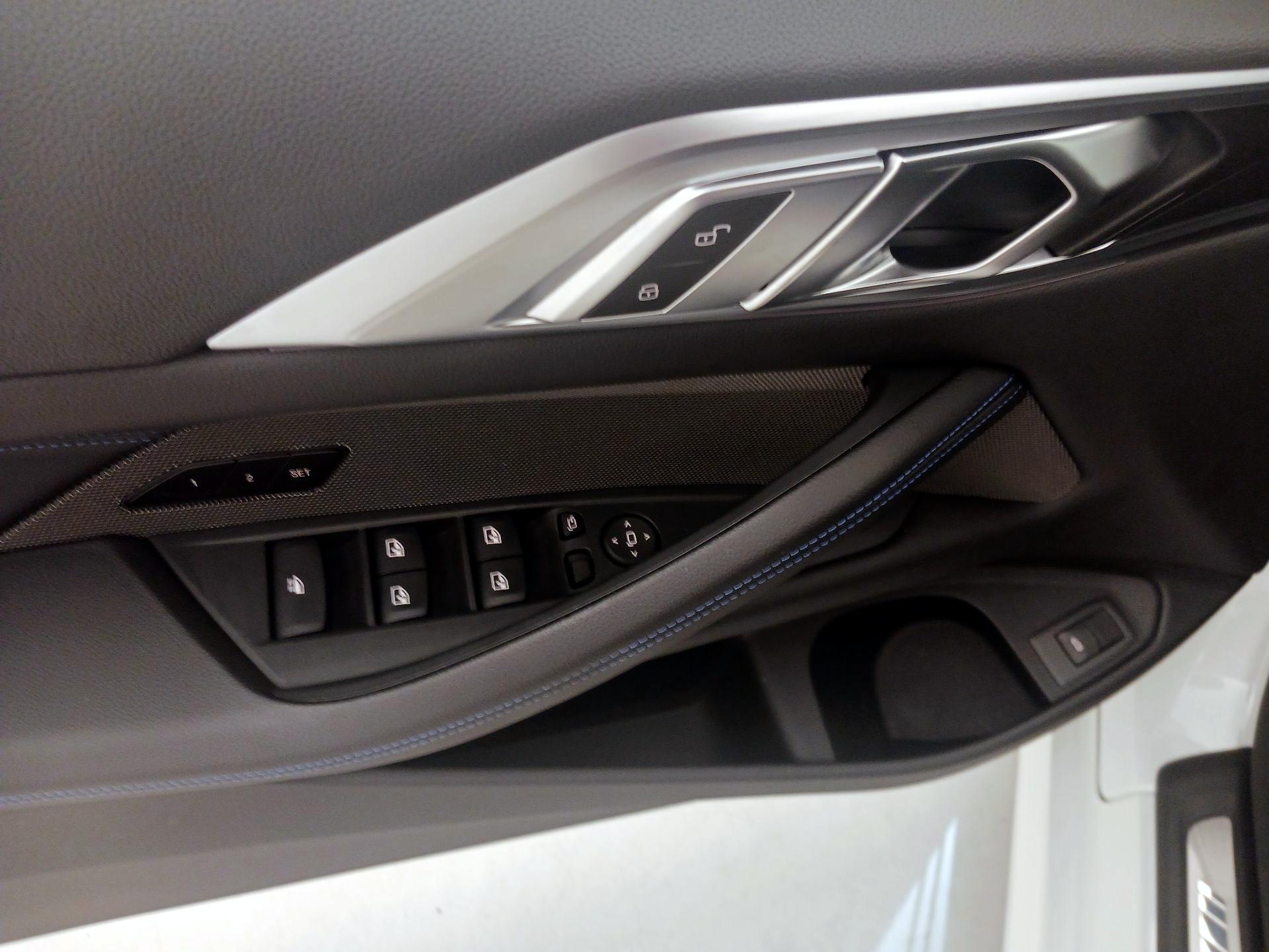 Thumbnail: 2024 BMW 4 Series - 12