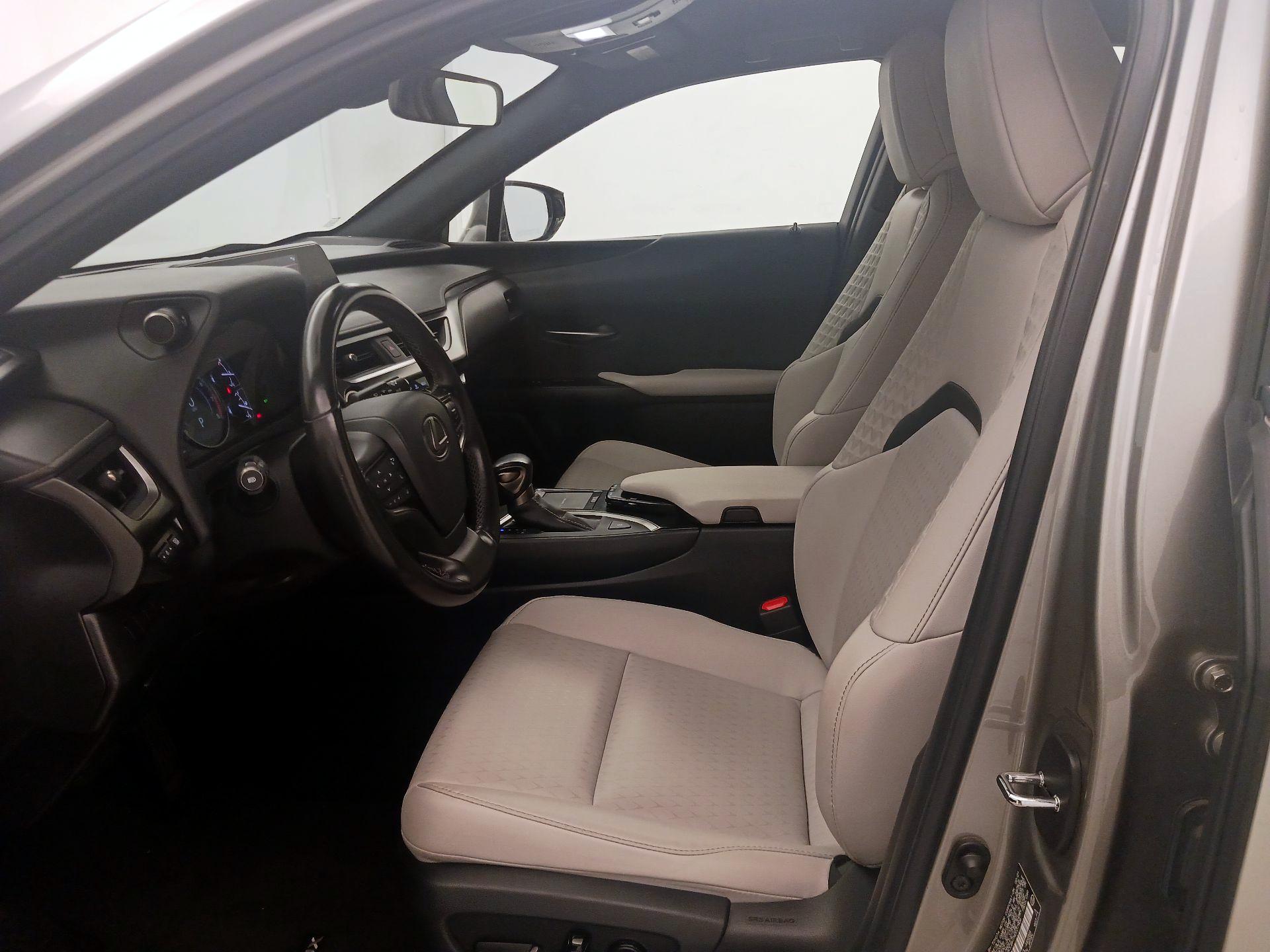 Thumbnail: 2021 Lexus UX - 11