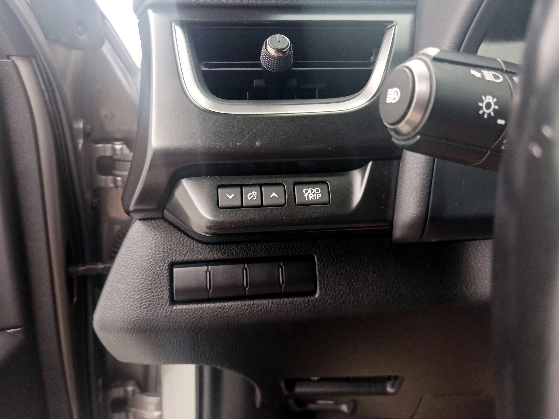 Thumbnail: 2021 Lexus UX - 13